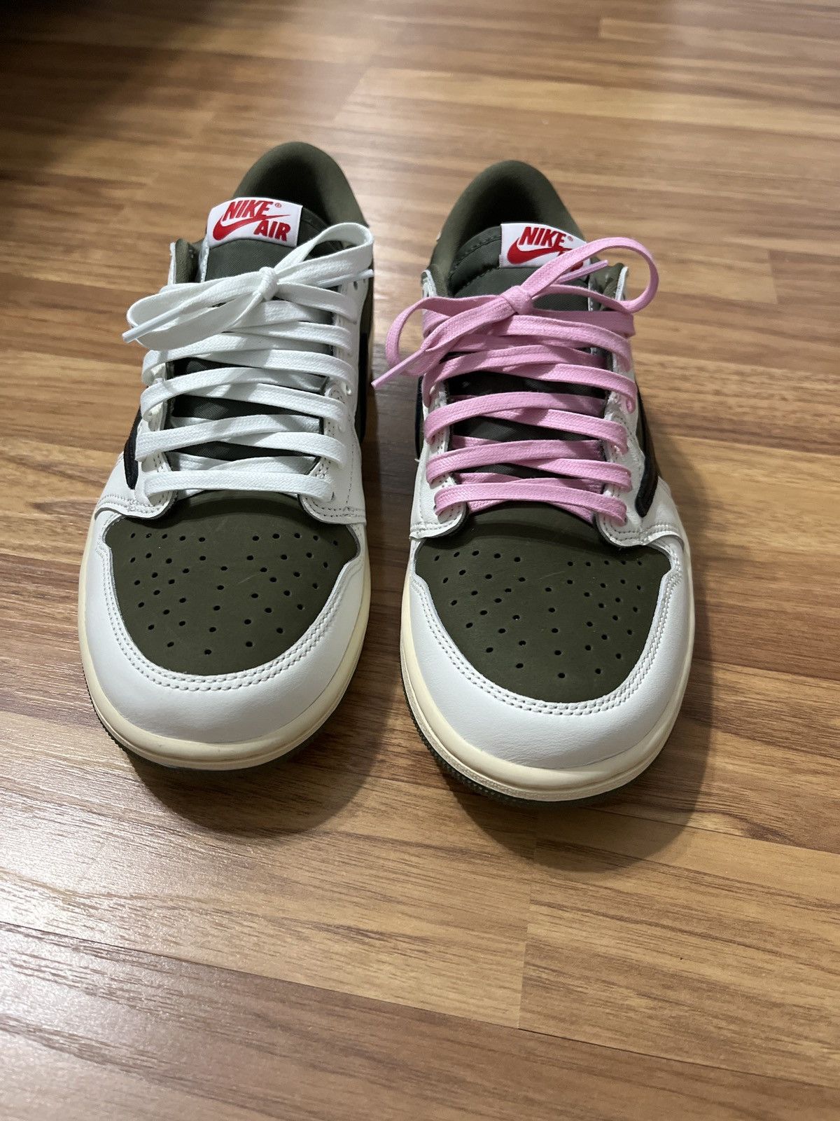 Jordan Brand × Travis Scott Travis Scott medium olive Jordan 1 low Size US 8.5 / EU 41-42 - 1 Thumbnail