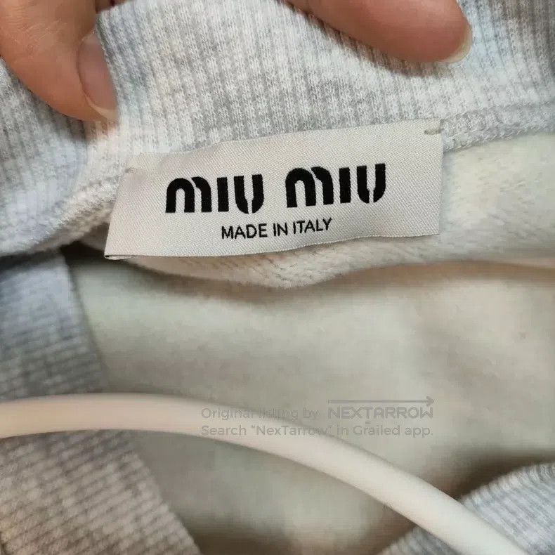Miu Miu Miu Miu Size XS Cotton ladies V-neck short sweater Size XS / US 0-2 / IT 36-38 - 3 Thumbnail