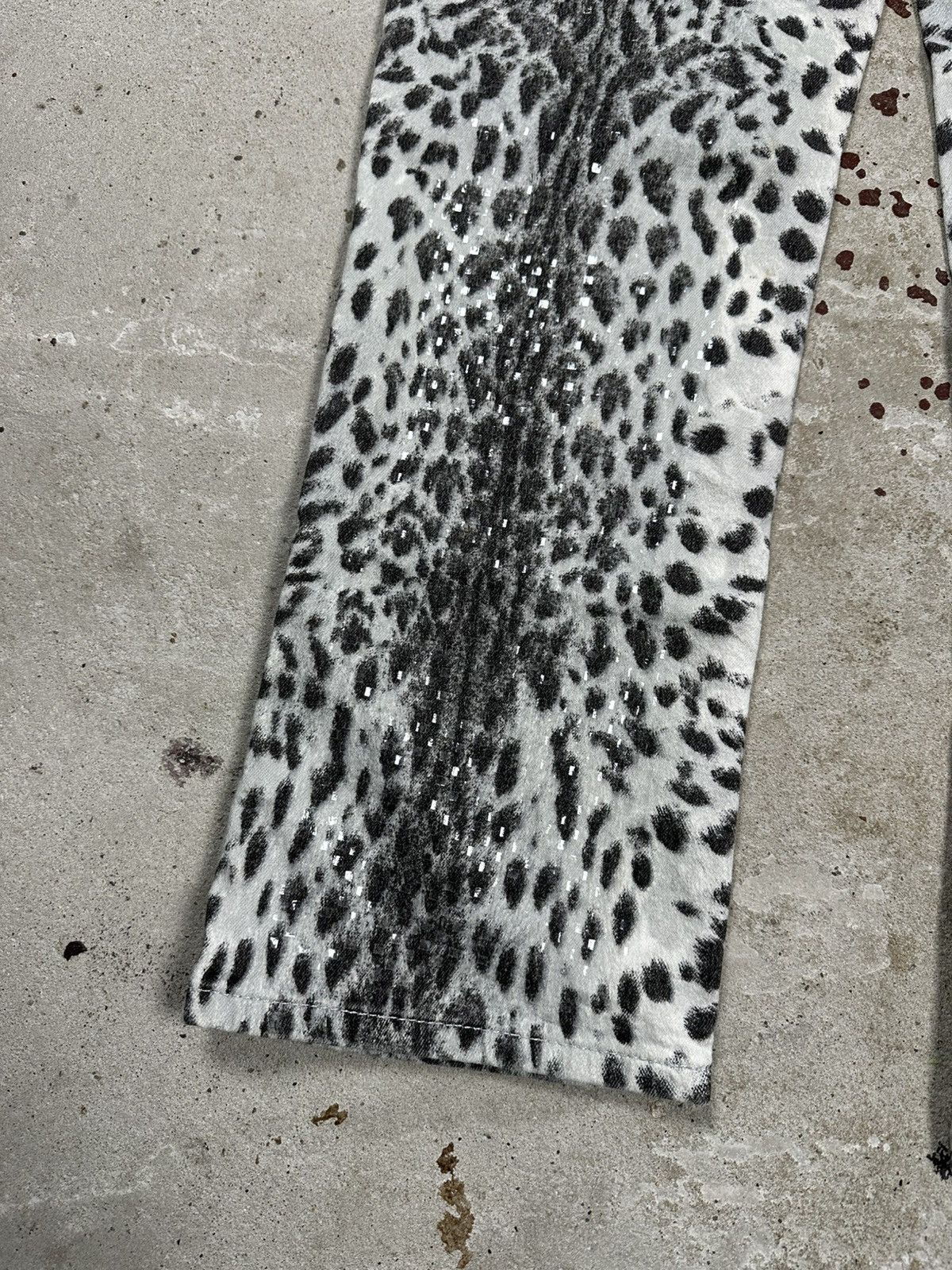 Roberto Cavalli Vintage SS2000 Roberto Cavalli Leopard Skin Print Pants Size 25" / US 0 / IT 36 - 15 Thumbnail