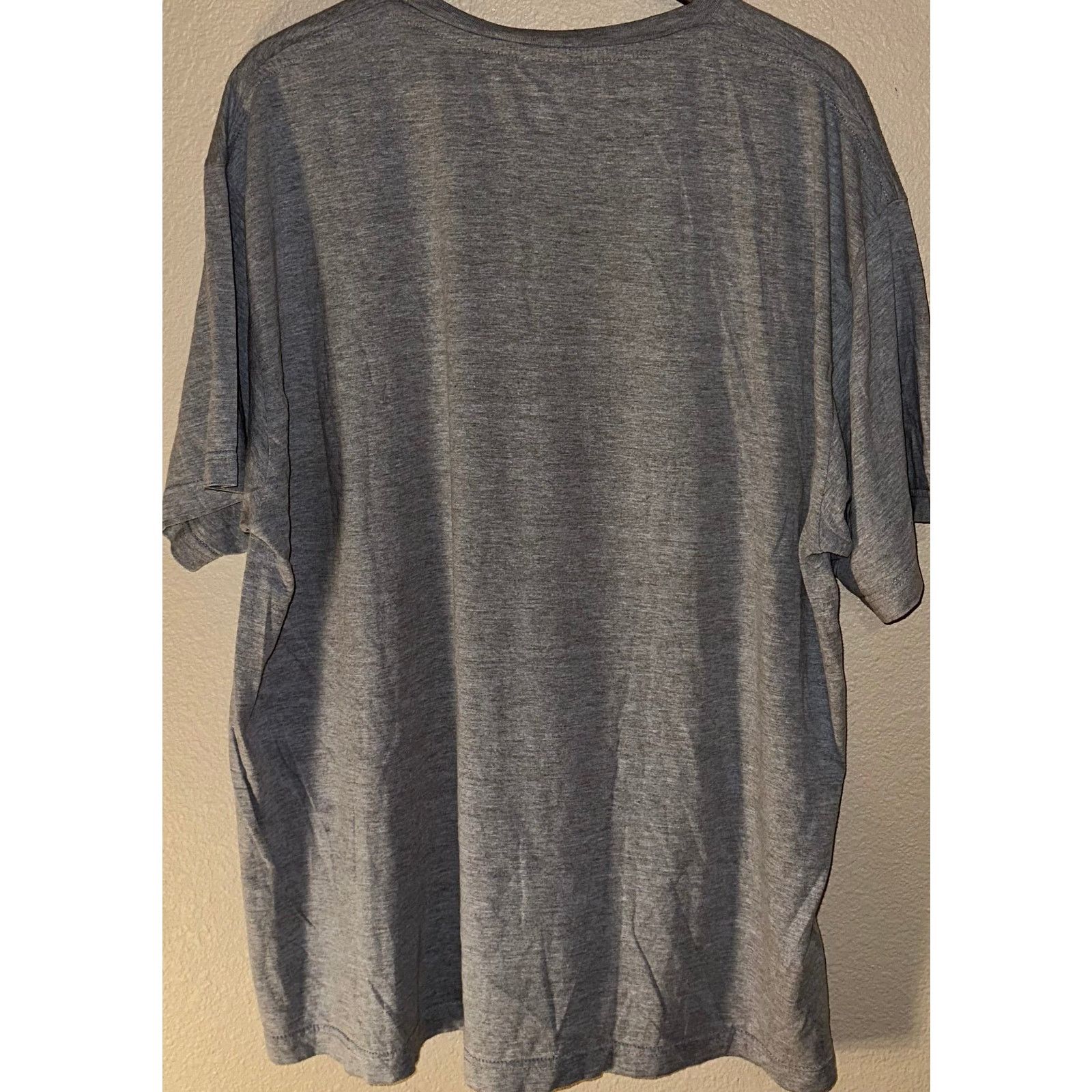 Nike • Nike Gray College-Style Logo Tee 👕2XL Size US XXL / EU 58 / 5 - 2 Thumbnail