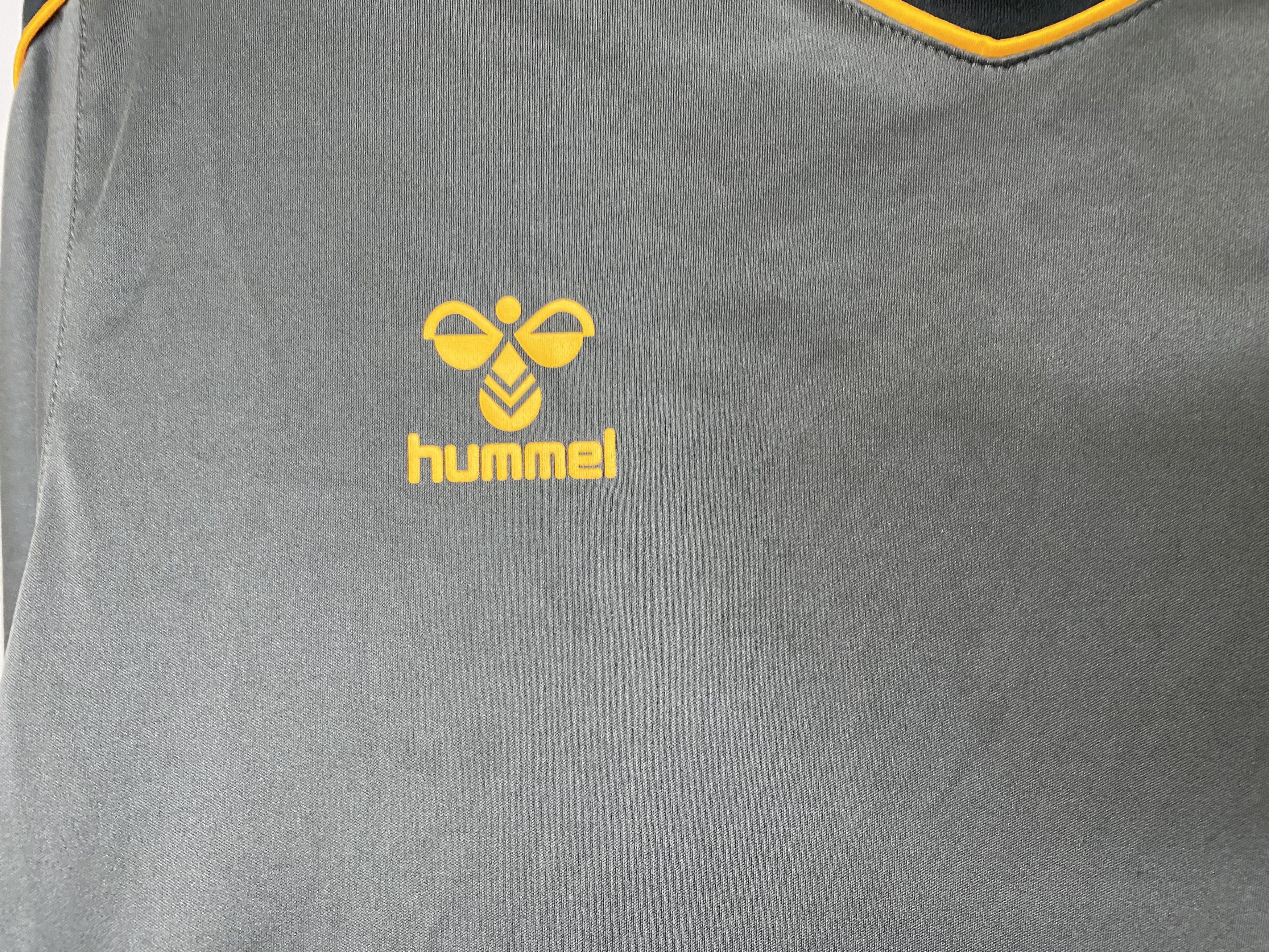 Hummel NEWPORT COUNTY 2020-21 TRAINING FOOTBALL SHIRT SOCCER JERSEY Size US L / EU 52-54 / 3 - 4 Thumbnail