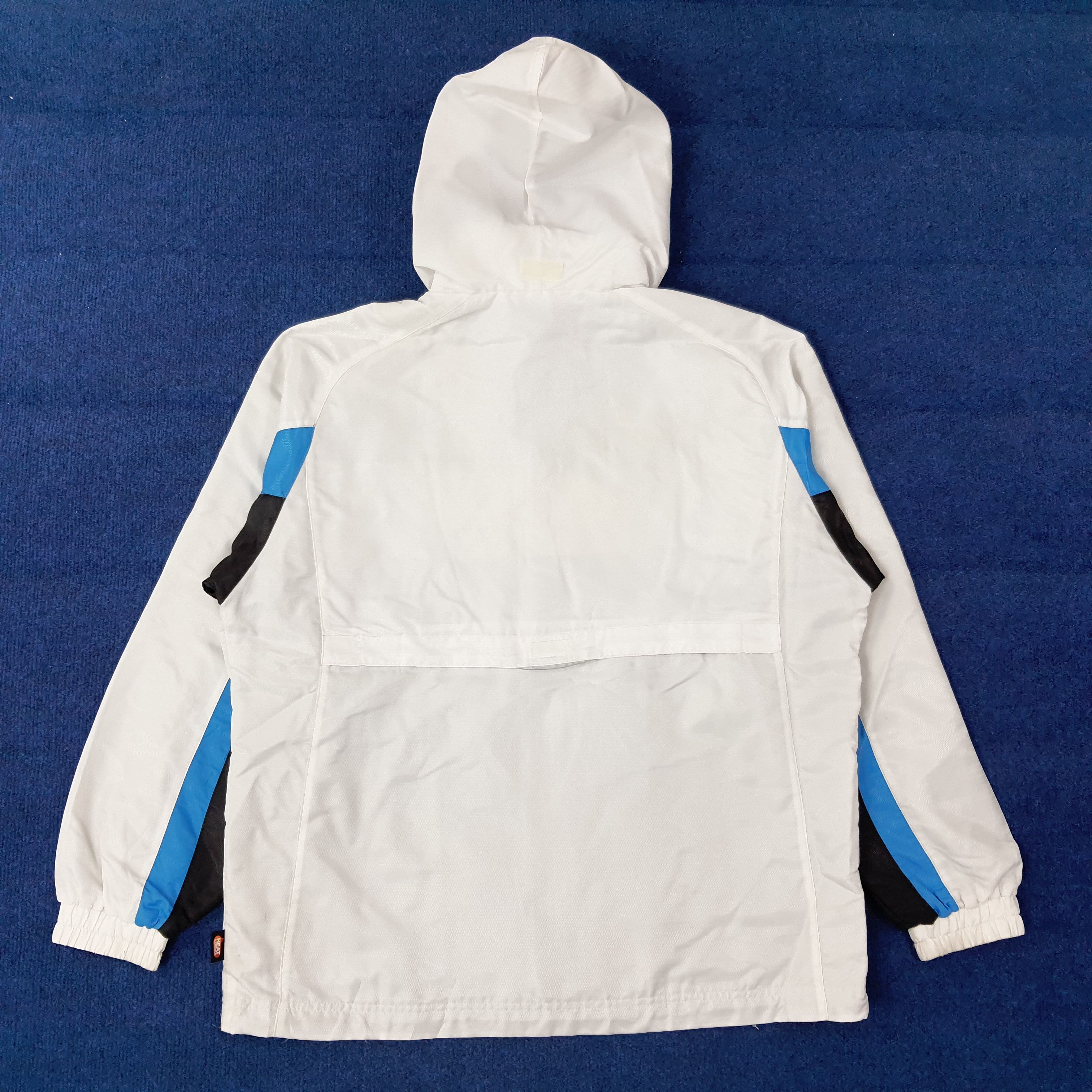 Japanese Brand Vintage Yonex Sportwear Outdoor Training Jacket C261N26 Size US L / EU 52-54 / 3 - 3 Thumbnail