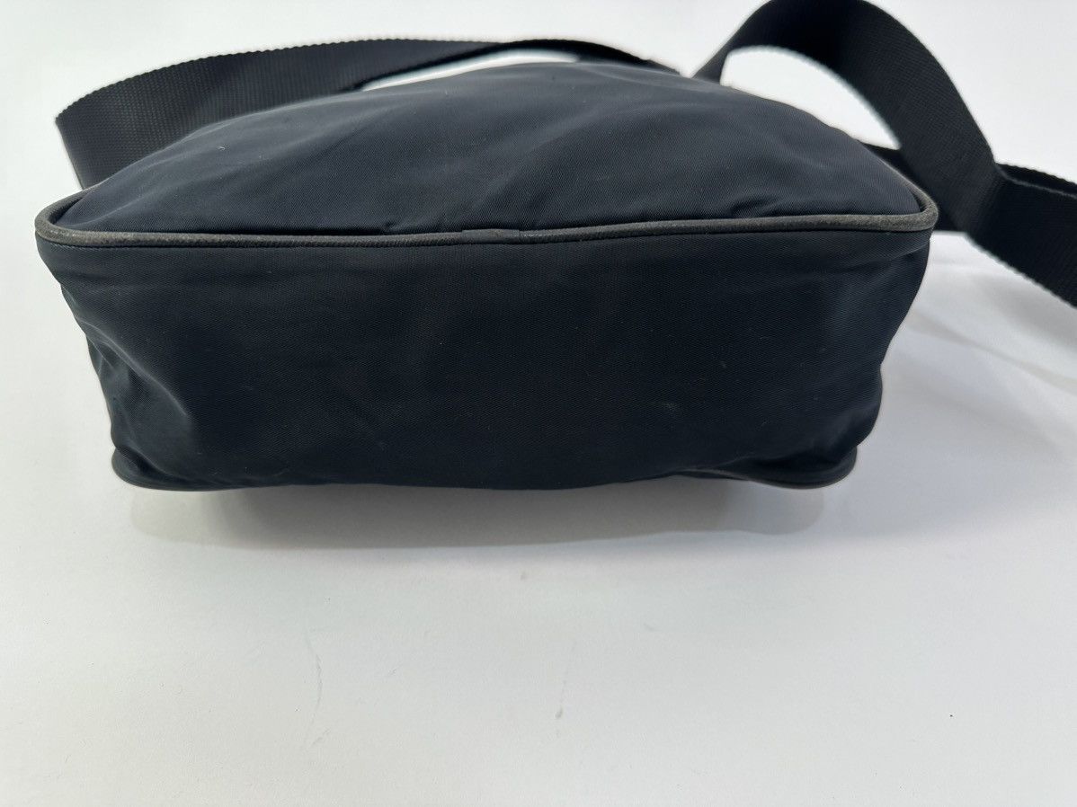 Prada PRADA Tessuto Nylon Flat Messenger Bag Navy Size ONE SIZE - 3 Thumbnail