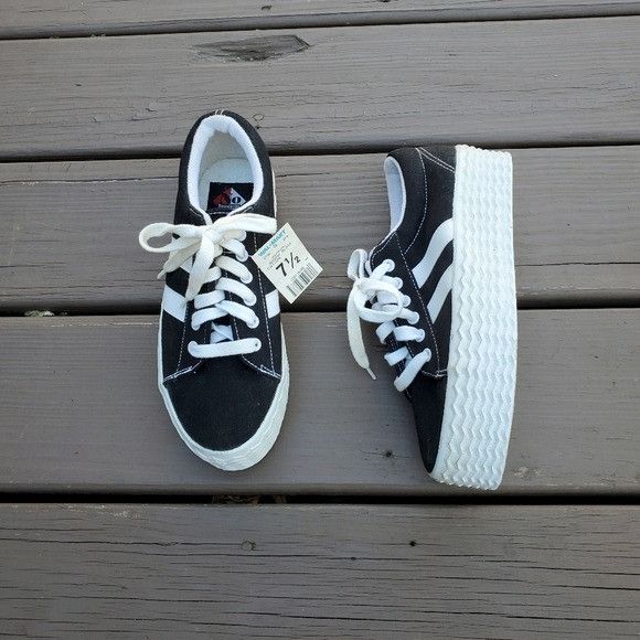 White platform sneakers 90s hotsell