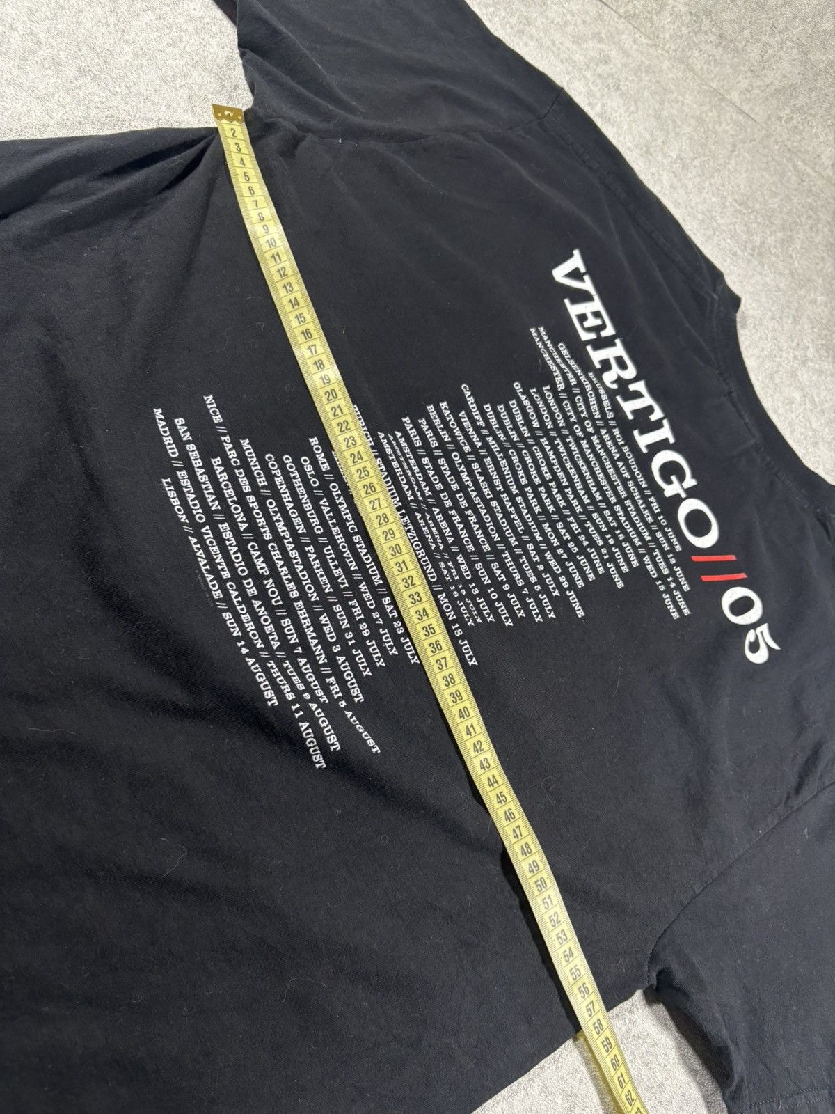 Band Tees Vertigo 2005 tour made in USA Size US XL / EU 56 / 4 - 9 Thumbnail