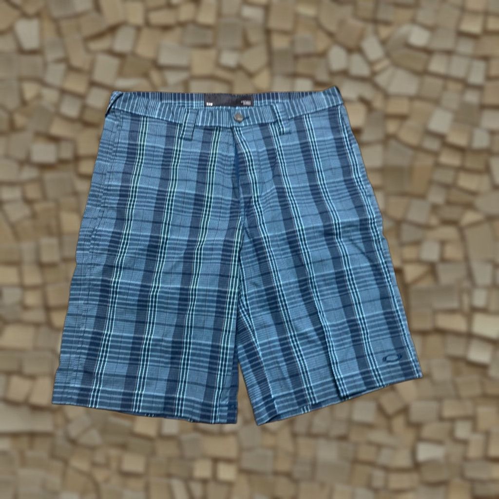 Oakley Oakley Shorts Mens Size 32W Blue Flat Front Chino Casual Pockets Slim? Regular Fit Adult Men Size US 32 / EU 48 - 1 Thumbnail