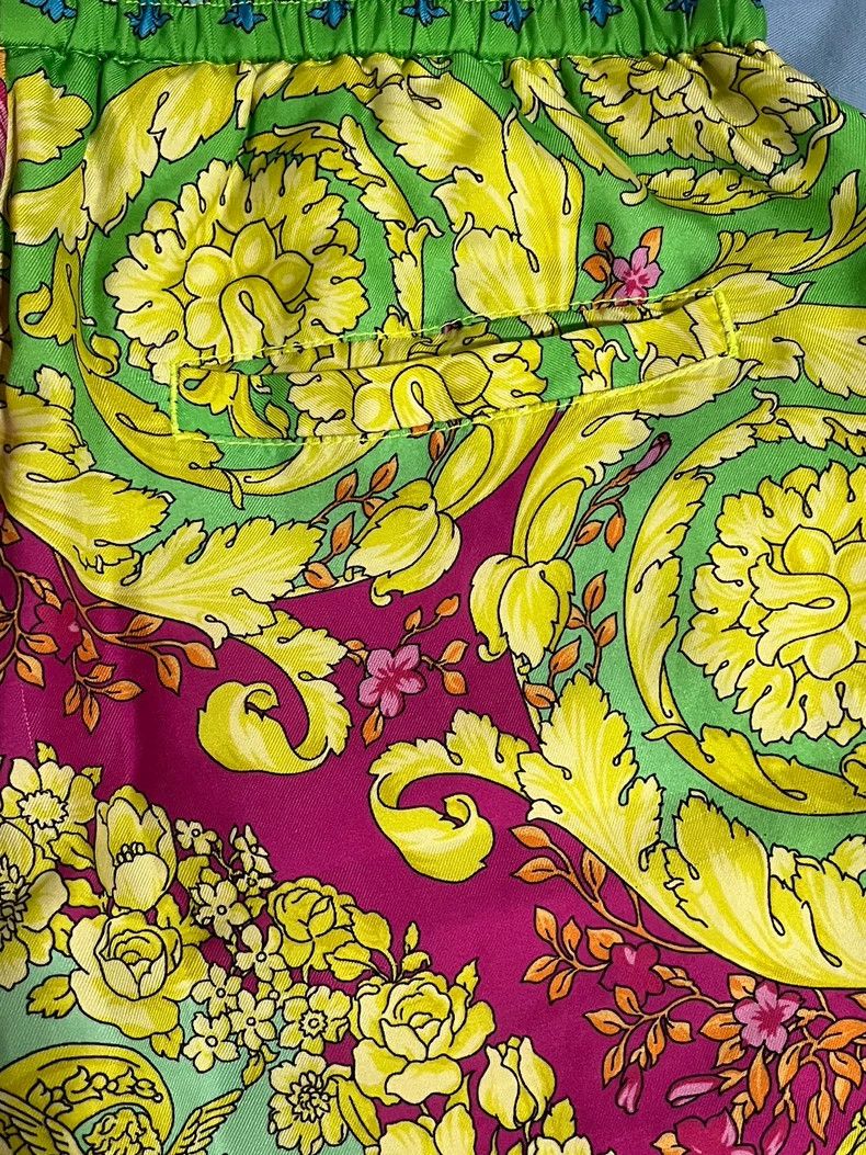 Versace Versace Printed shorts Size US 30 / EU 46 - 4 Thumbnail