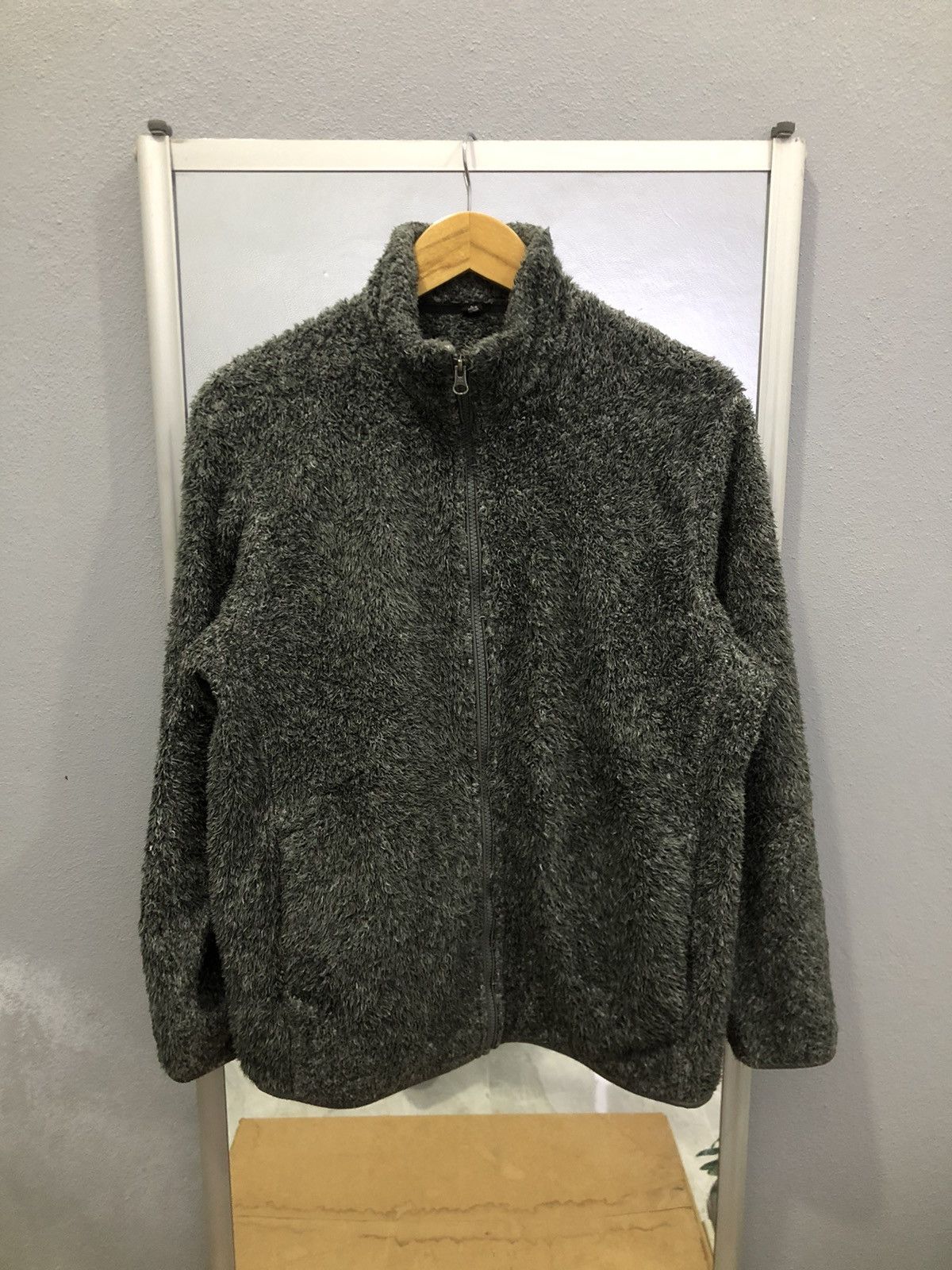 Uniqlo Uniqlo Cozy Sherpa Zip Jacket - Charcoal Grey Size US L / EU 52-54 / 3 - 1 Thumbnail