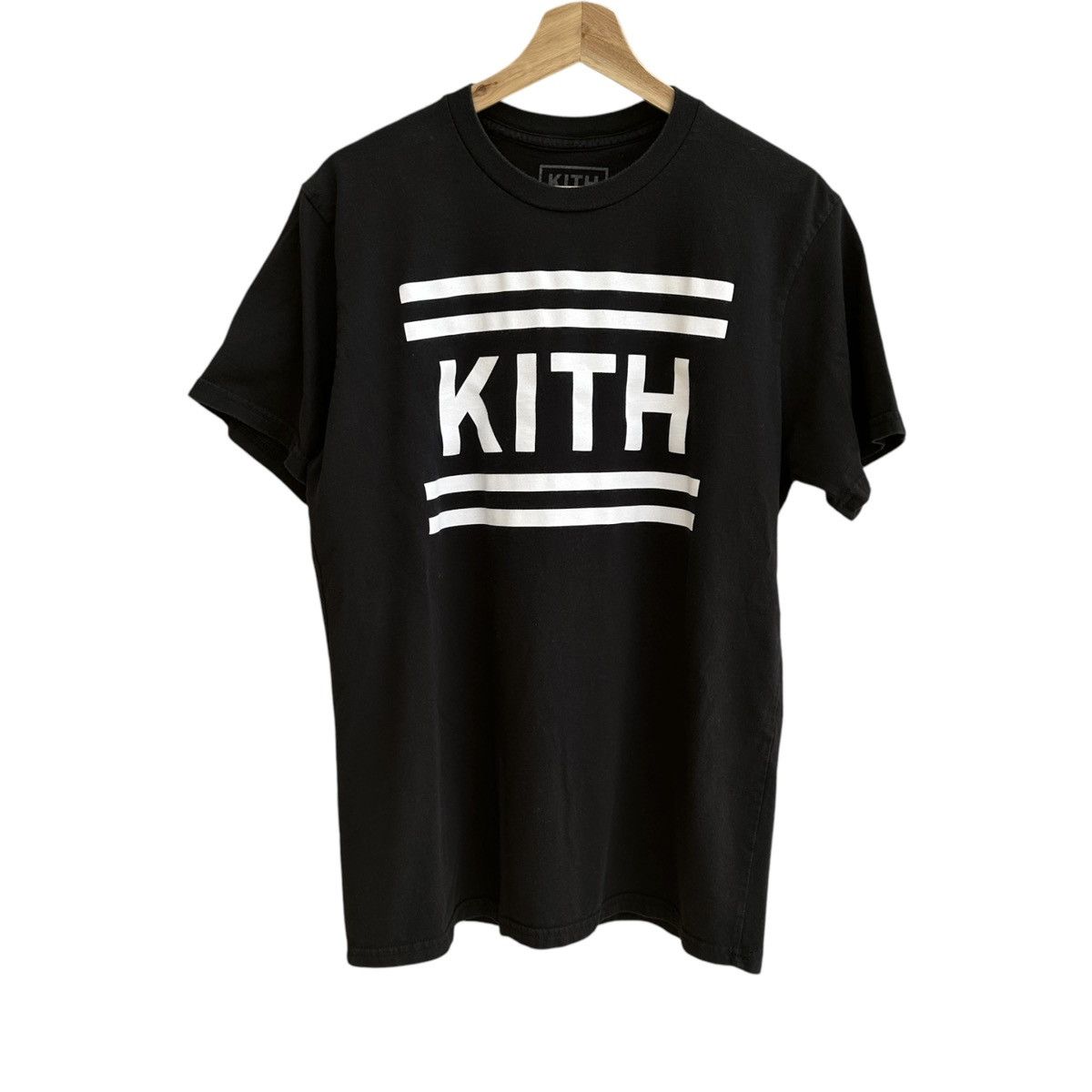 ☆ KITH x BEARBRICK Logo tee ロゴTシャツ ☆ Kith Kith x Bearbrick Logo Tee Black | Grailed