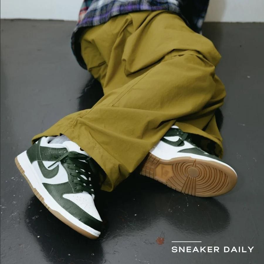 Nike Nike Dunk Low LX 'Gorge Green Ostrich' Women's Sneakers Size US 6.5 / IT 36.5 - 3 Thumbnail