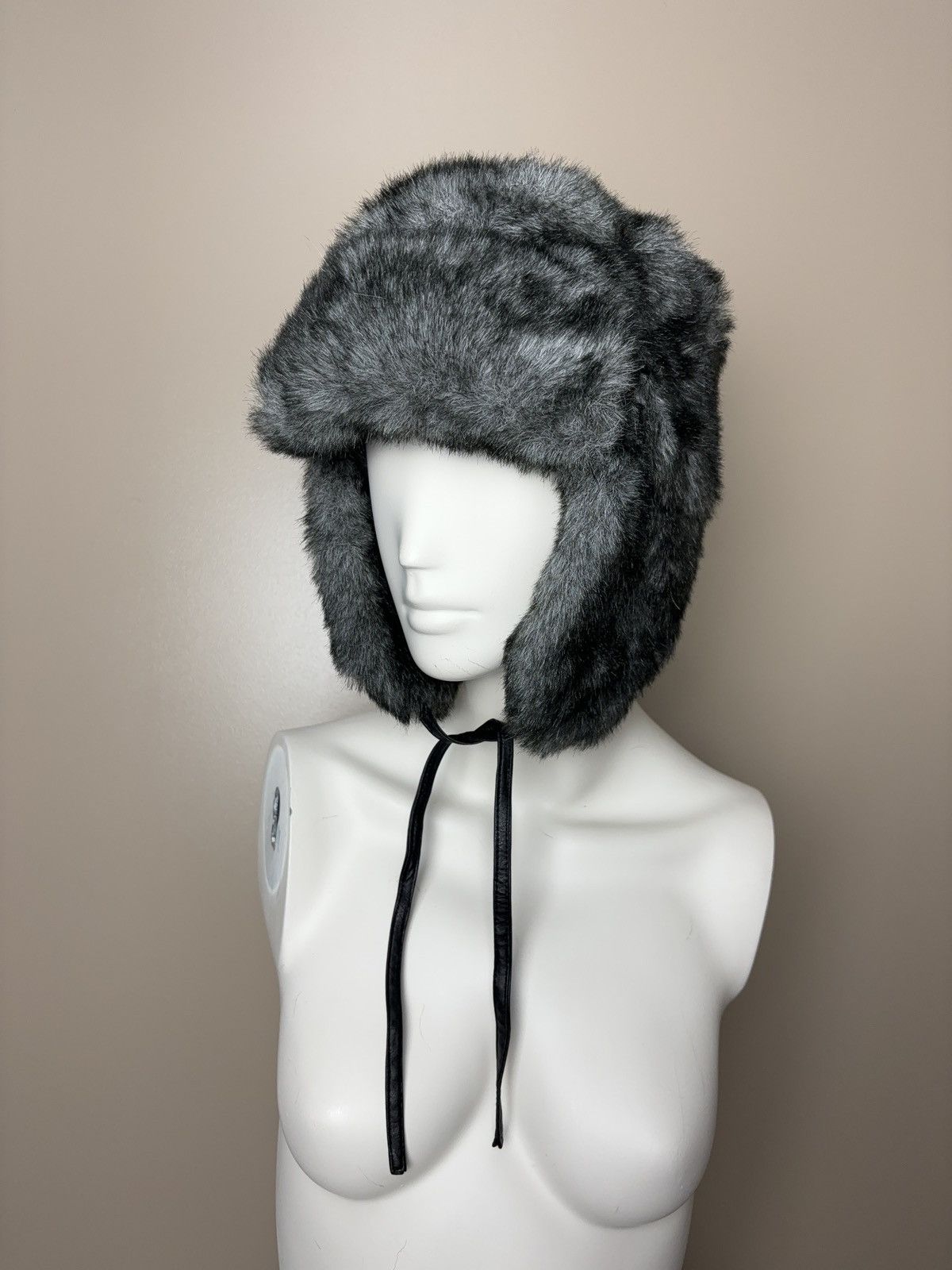 Vintage Fluffy ushanka faux fur vintage hat Size ONE SIZE - 1 Thumbnail