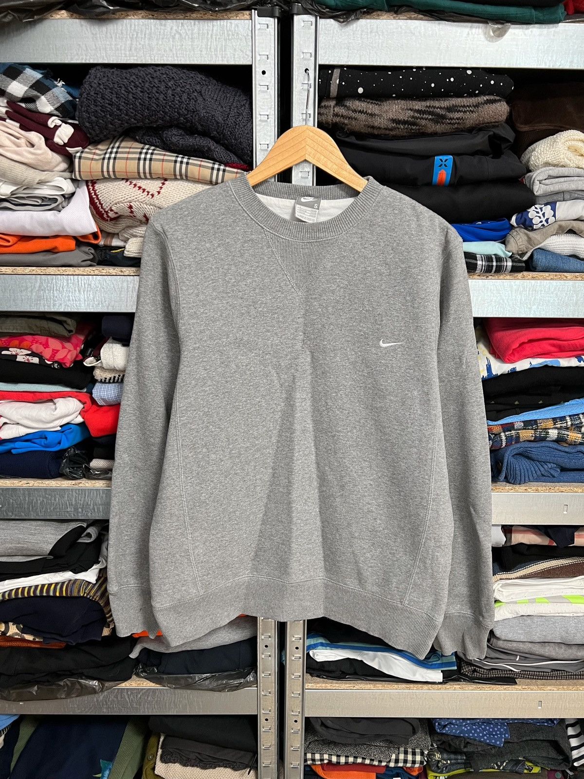 Nike × Vintage Vintage Nike Gray Sweatshirt Mens Sz S Small Swoosh Logo Y2K Size US S / EU 44-46 / 1 - 1 Thumbnail