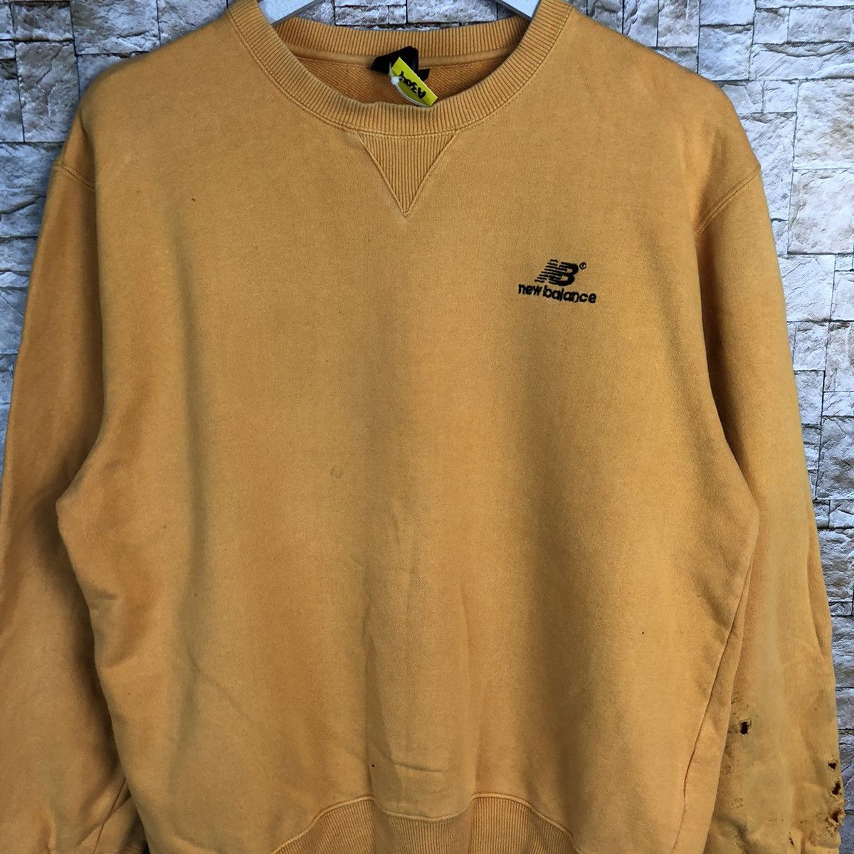 New Balance New Balance Orange ripped vintage Sweatshirt #A304 Size US M / EU 48-50 / 2 - 9 Thumbnail