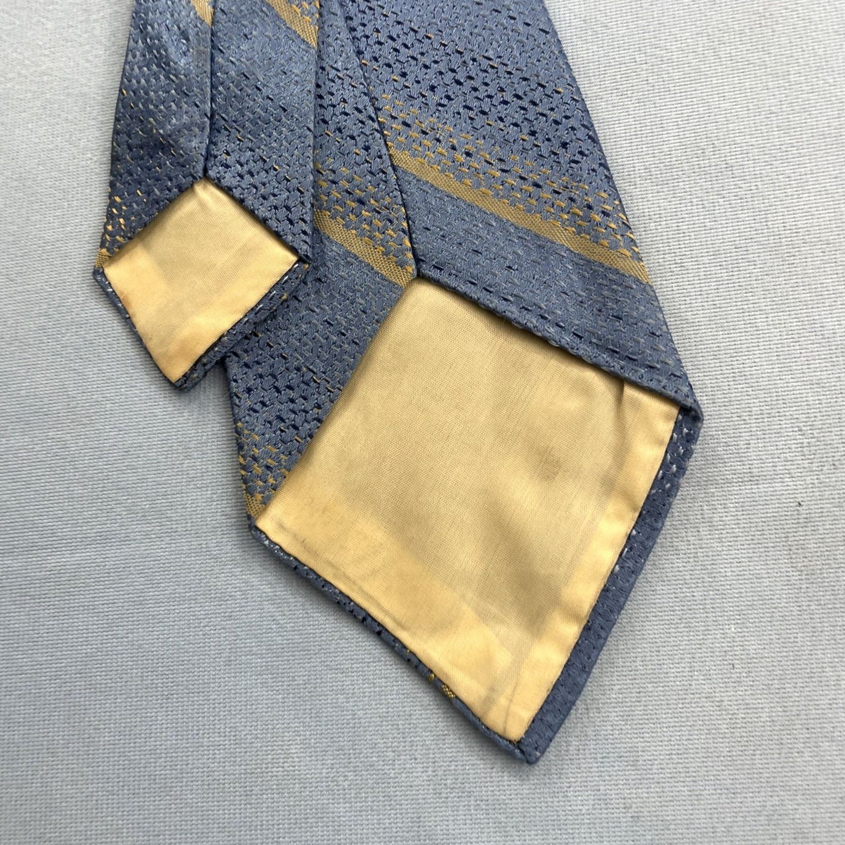 Vintage Vintage Woven Neck Tie vtg 60s 70s Repp striped Blue Yellow Textured 4x58 Capsule Necktie Size ONE SIZE - 6 Thumbnail