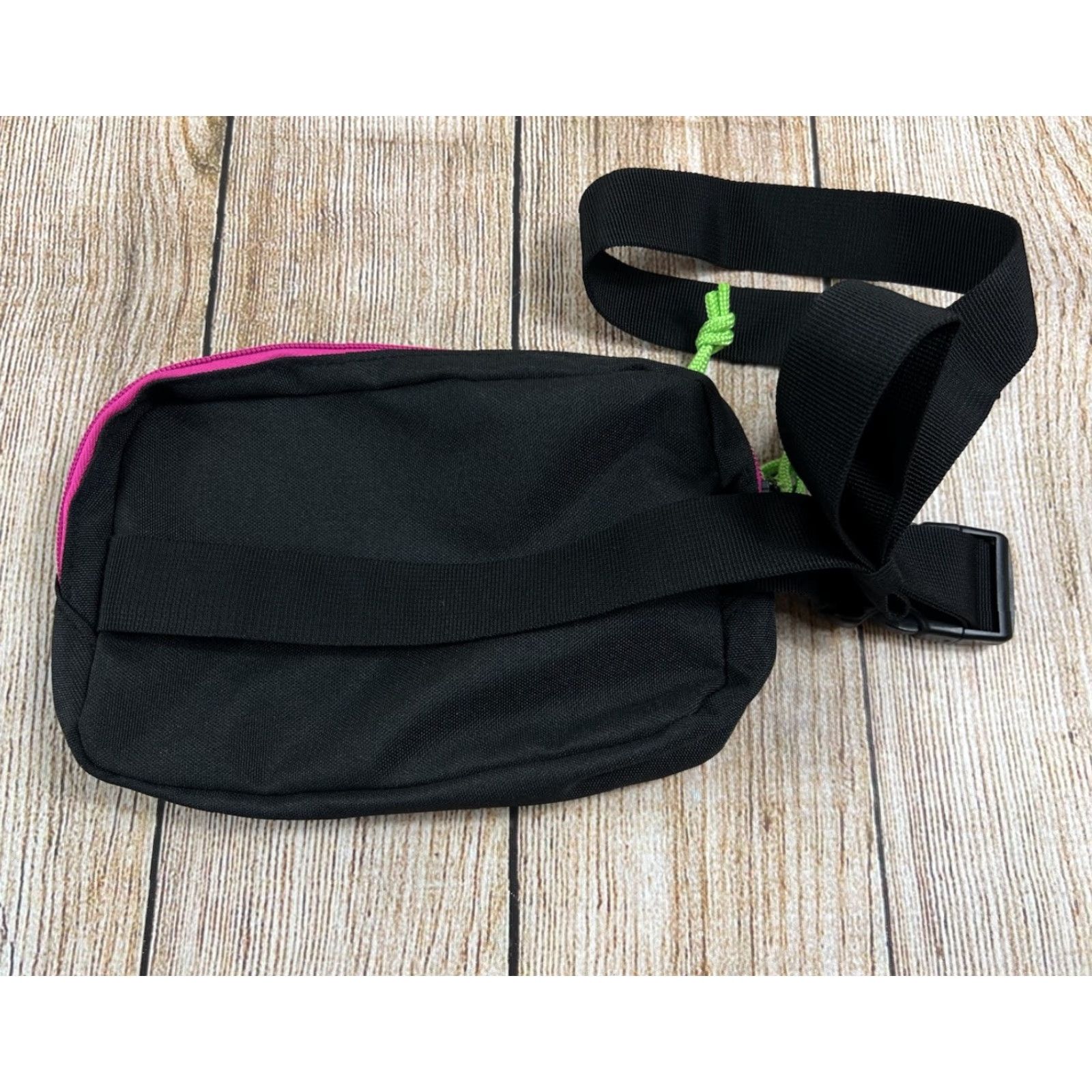 Vintage VINTAGE Saint Louis Zoo Animals Pink Green Black Fanny Waist Pack Belt Bag Women Adults Pink Polyester Belt Bag & Fanny Pack Size ONE SIZE - 2 Thumbnail