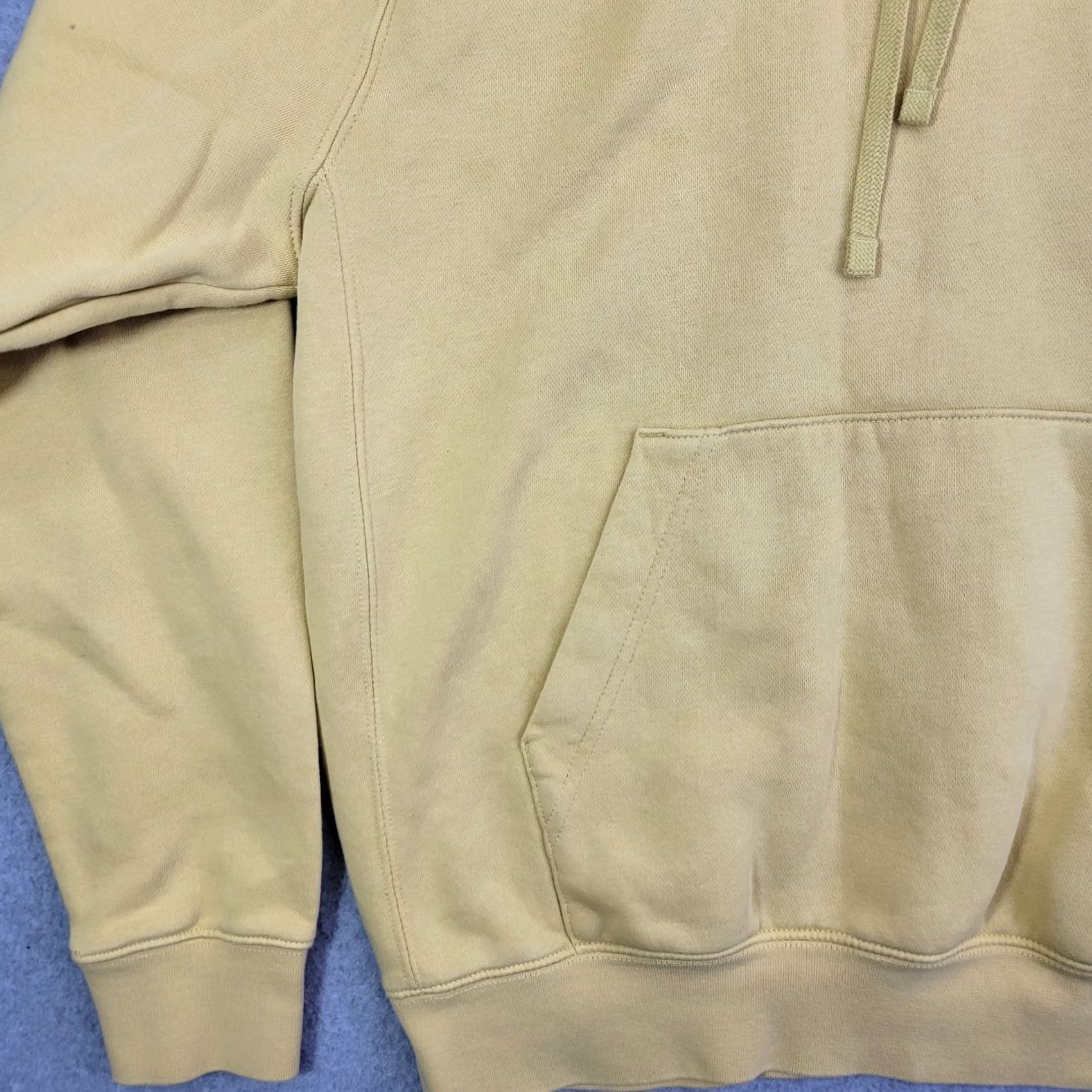 Nike VINTAGE Nike Swoosh Yellow Gold Pullover Hoodie Sweatshirt Men's M faded Hoodie Size US M / EU 48-50 / 2 - 4 Thumbnail