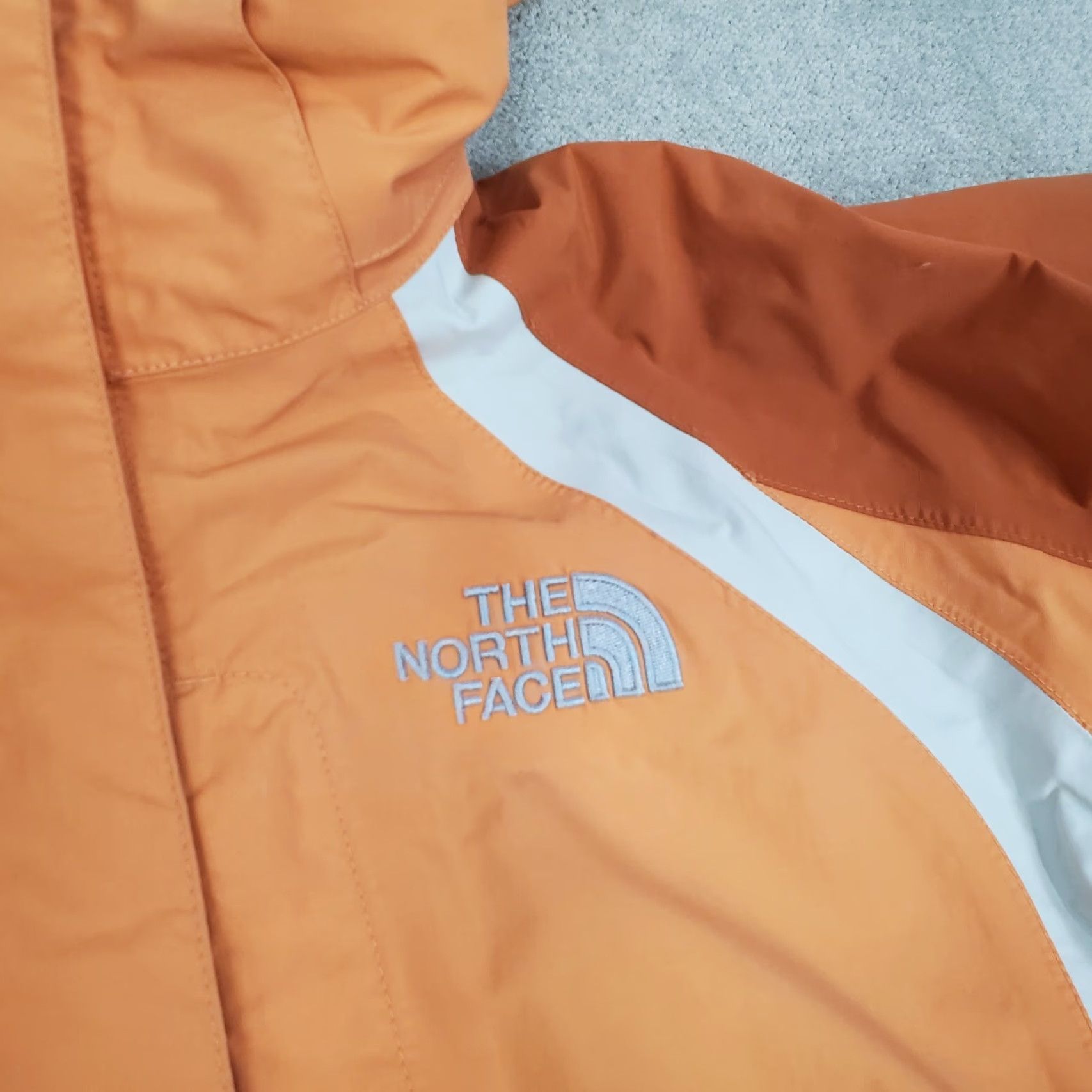 The North Face The North Face Jacket Womens M Orange HyVent Hooded Windbreaker Outdoors Coat Seasonal Fall Winter Size M / US 6-8 / IT 42-44 - 3 Thumbnail