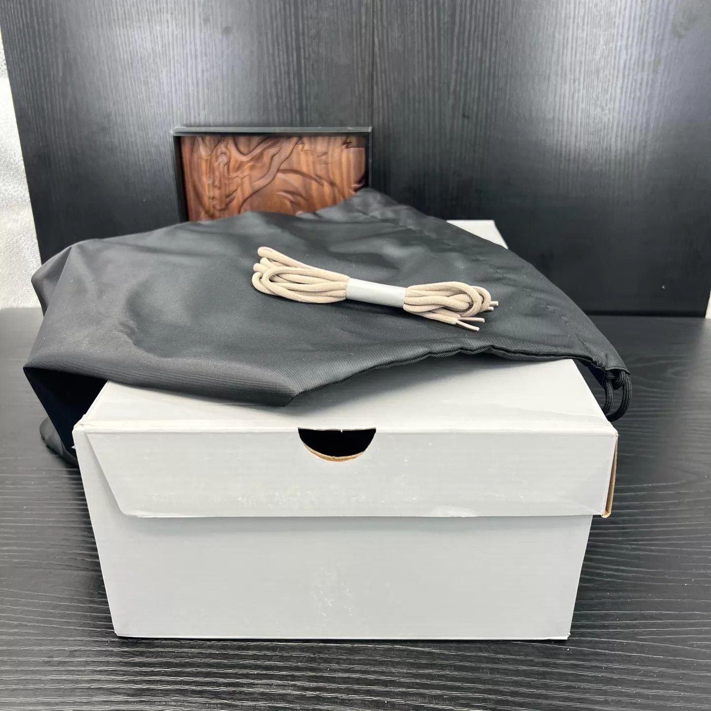 Balenciaga Balenciaga Track 3 Distressed Beige 38 Near New Size US 8 / IT 38 - 9 Thumbnail