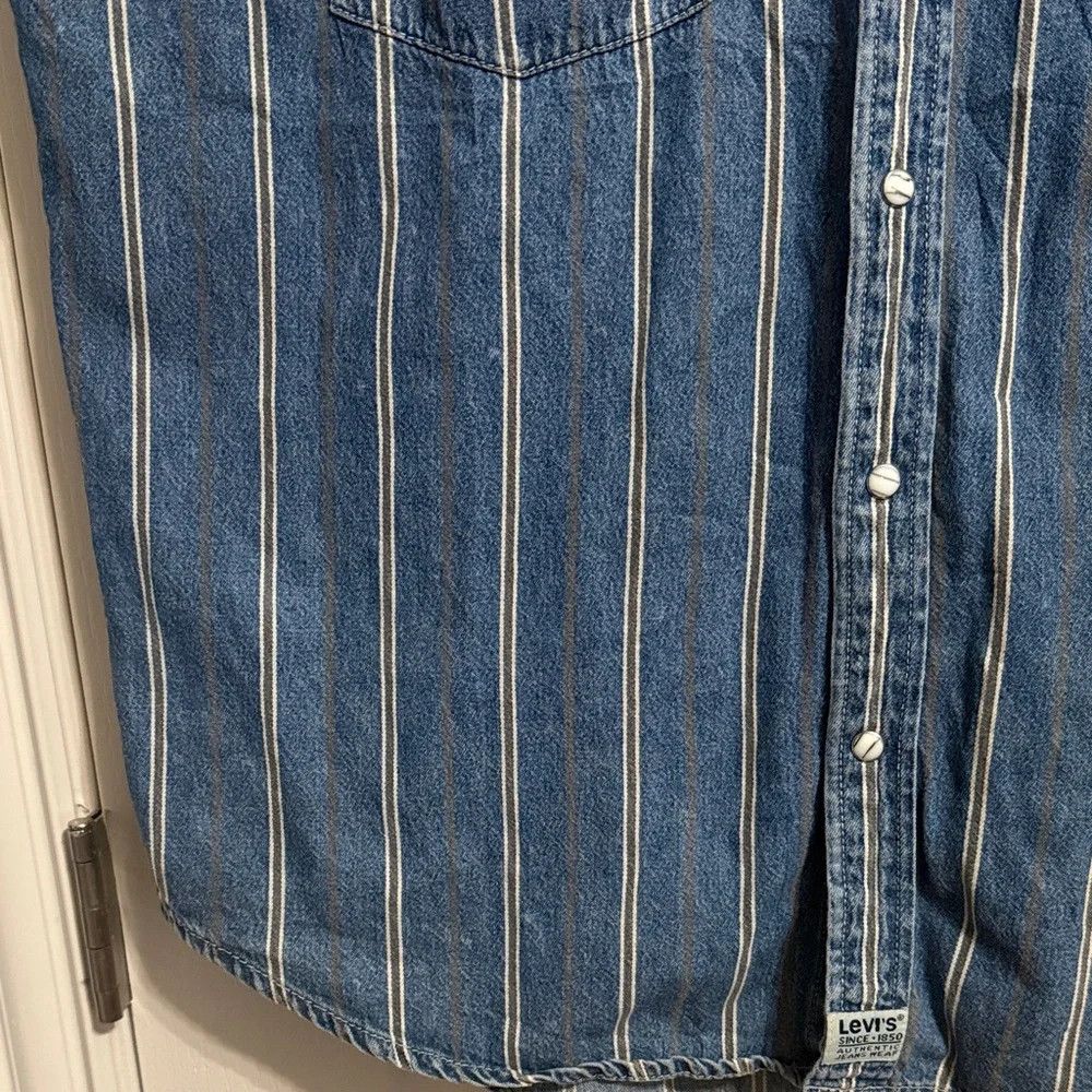 Levi's Vintage Clothing 90s Levi’s Denim Sleeveless Pearl Snap Button-Up Shirt Size US L / EU 52-54 / 3 - 4 Thumbnail