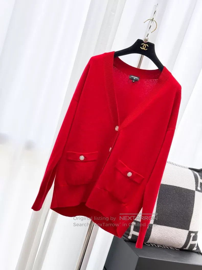 Chanel Chanel V-neck diamond buckle cashmere long-sleeved knitted Size XS / US 0-2 / IT 36-38 - 2 Thumbnail