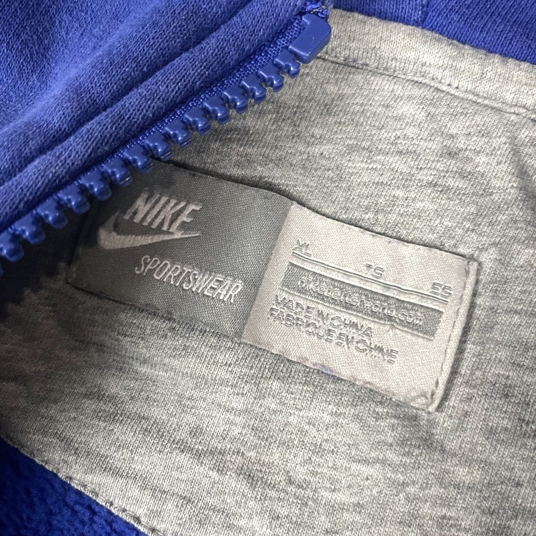 Nike VINTAGE Nike Sweatshirt Mens XL Blue Swoosh Embroidered Rare Essential Workout Zip Up Size US XL / EU 56 / 4 - 6 Thumbnail