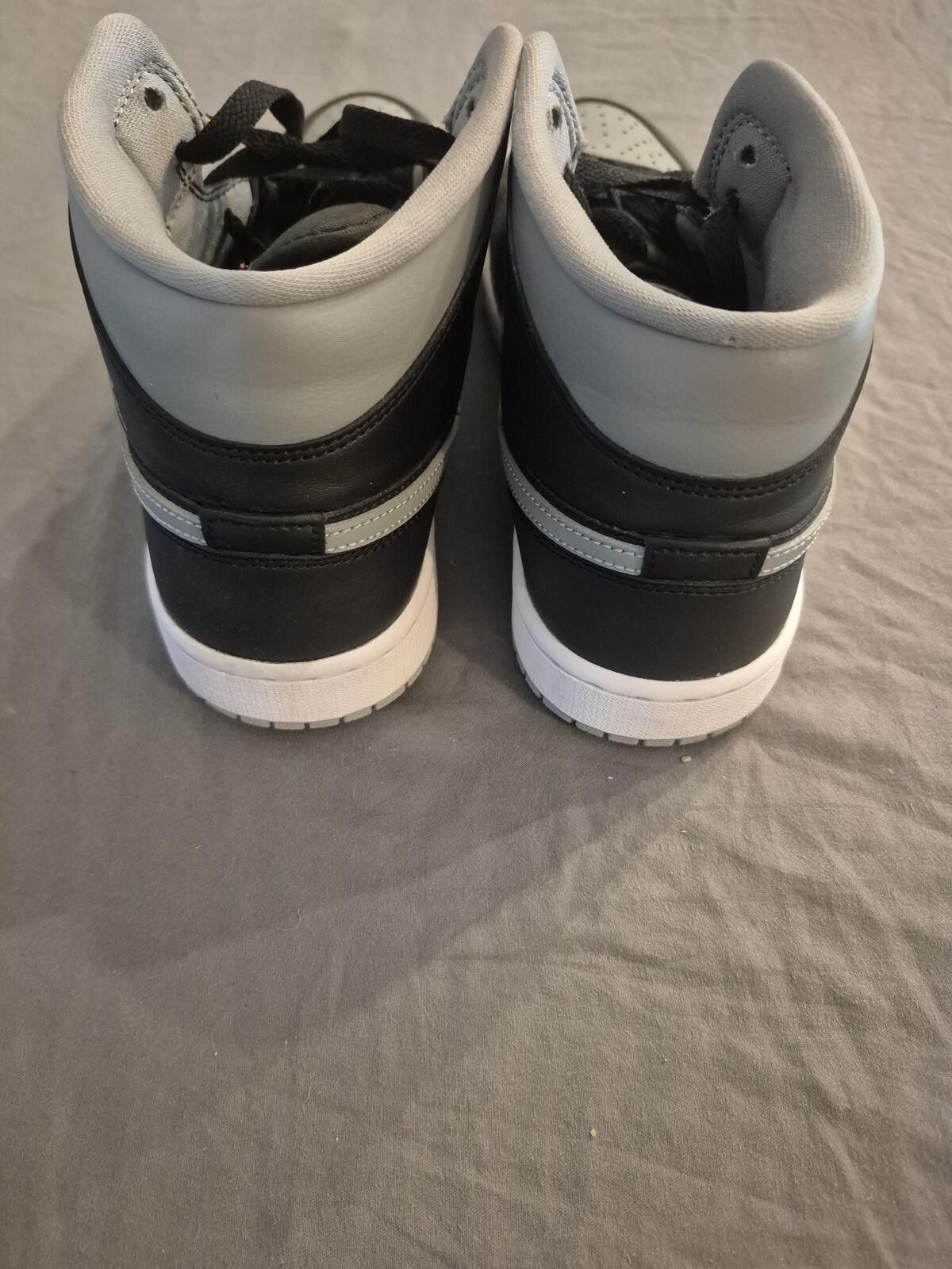 Jordan Brand Jordan 1 Mid Shadow (Women's) Size 8.5 VNDS Size US 8.5 / IT 38.5 - 4 Thumbnail