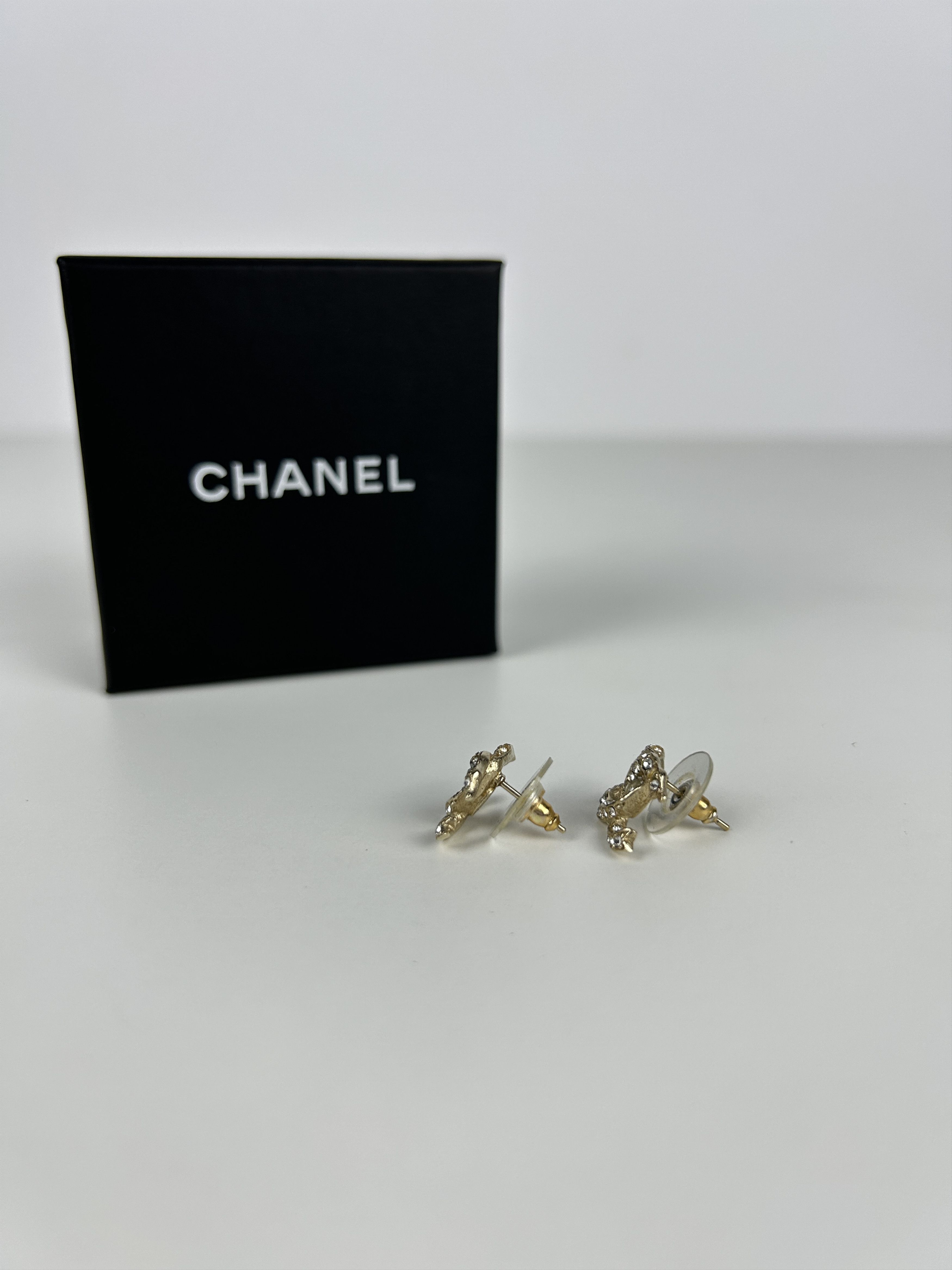 Chanel Chanel 2018 cruise cc logo rhinestone embellished earrings Size ONE SIZE - 6 Thumbnail
