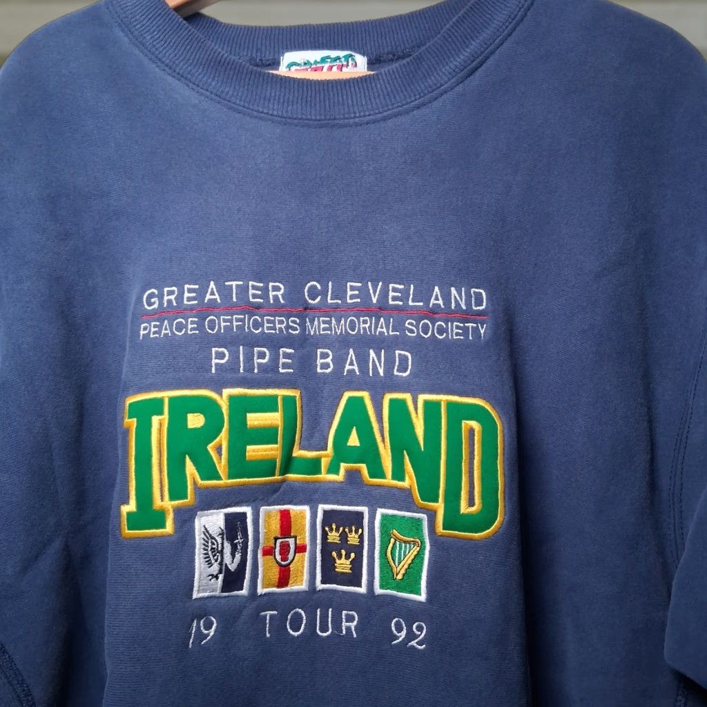 Vintage VINTAGE Graffiti Cleveland Peace Officers Memorial Society Pipe Band Sweatshirt 2X Ireland Vtg Mens Crew Neck Pullover Blue Embroidered Size US XXL / EU 58 / 5 - 1 Thumbnail