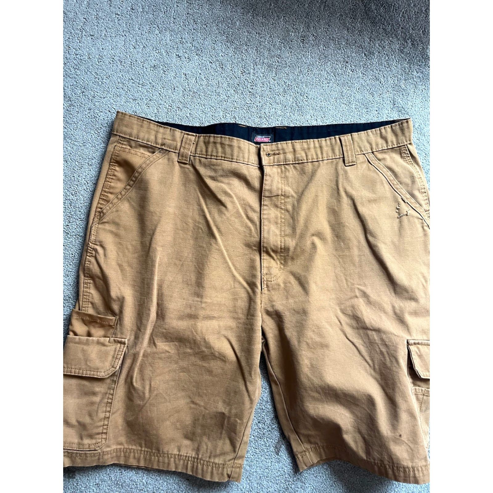 Dickies Dickies Cargo Shorts Mens Size 42 Brown Khaki Outdoors Pockets Cargo Pocket Belt Loops 10 In Inseam Workwear Regular Size US 42 / EU 58 - 2 Thumbnail
