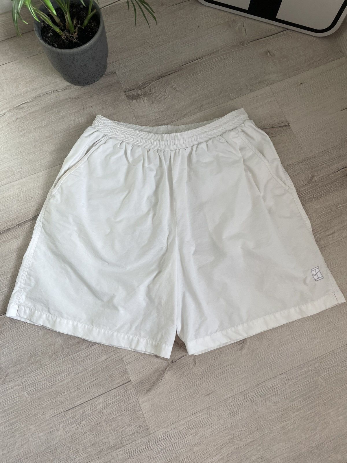 Nike Rare Vintage Nike Court Shorts White Nylon Tennis Golf Acg Size US 32 / EU 48 - 4 Thumbnail