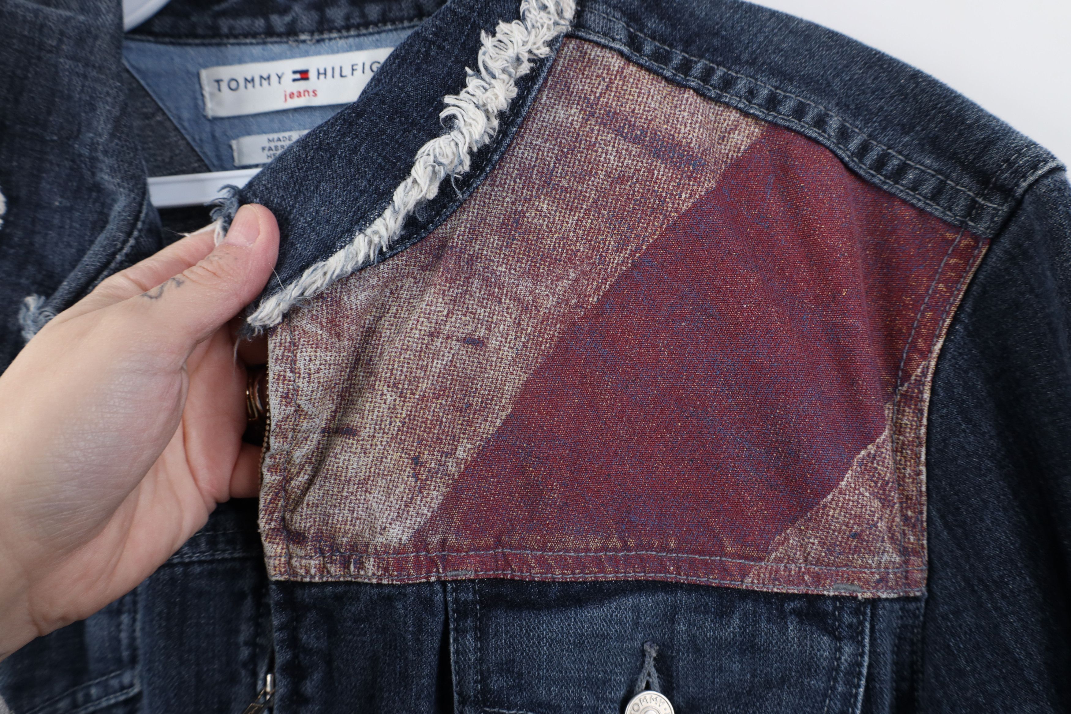 Tommy Hilfiger Vintage Y2K 2002 Tommy Hilfiger Flag Denim Trucker Jacket Size XL / US 12-14 / IT 48-50 - 5 Thumbnail