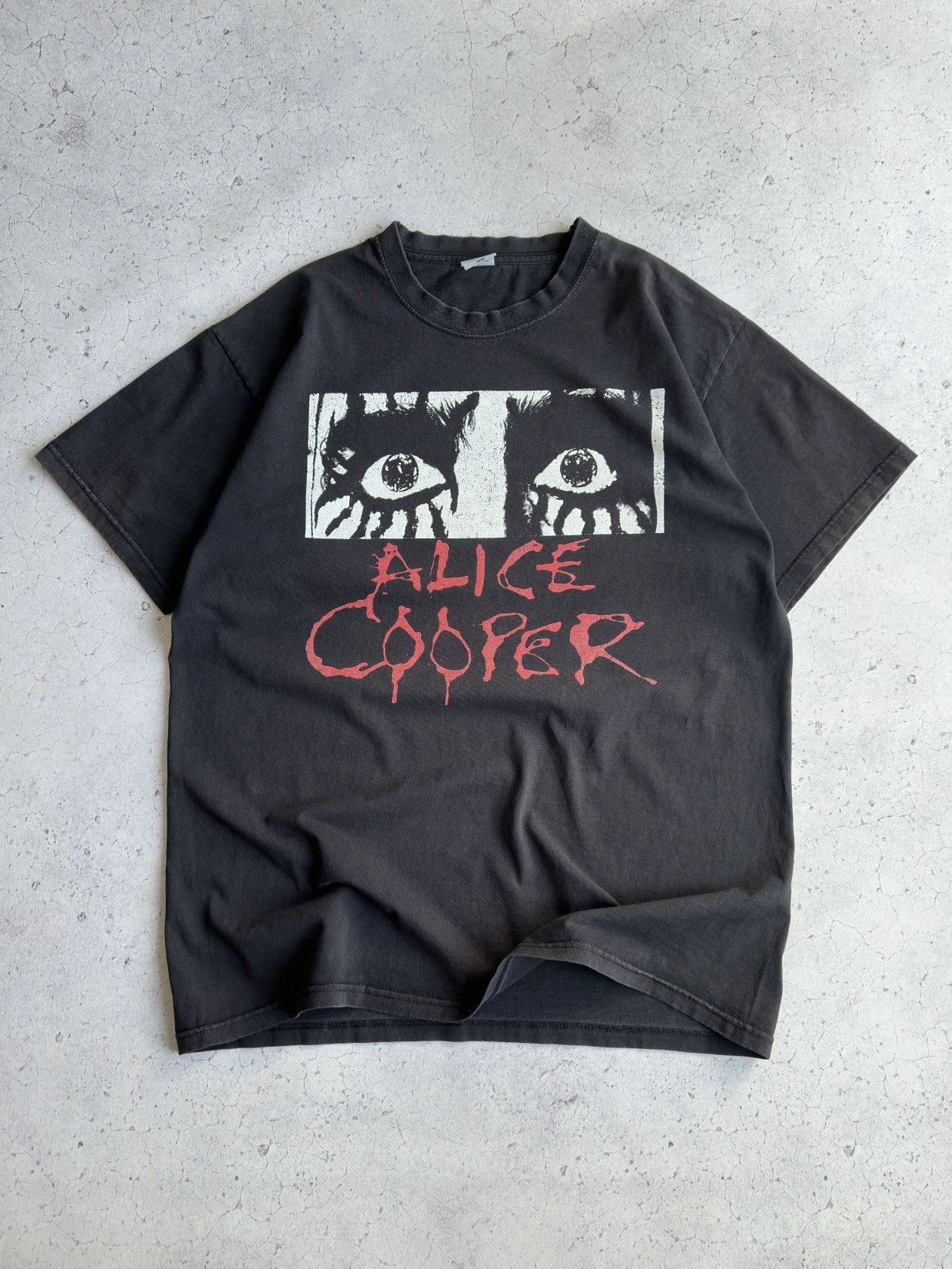 Band Tees Vintage Alice Cooper Tour 2017 Band Tee y2k Size US L / EU 52-54 / 3 - 1 Thumbnail