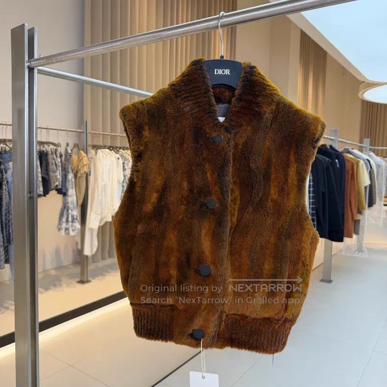 Hermes Hermes Gold Brown Lamb Fur Vest Size XXS / US 00 / IT 34 - 1 Thumbnail