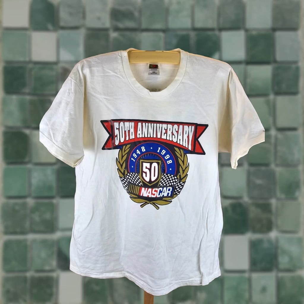 Fruit Of The Loom VINTAGE 98' 50TH ANNIVERSARY MBNA 500 NASCAR SINGLE STITCH WHITE T-SHIRT SZ XL Mens Shirt XL White 90s NASCAR Merch Size US XL / EU 56 / 4 - 1 Thumbnail