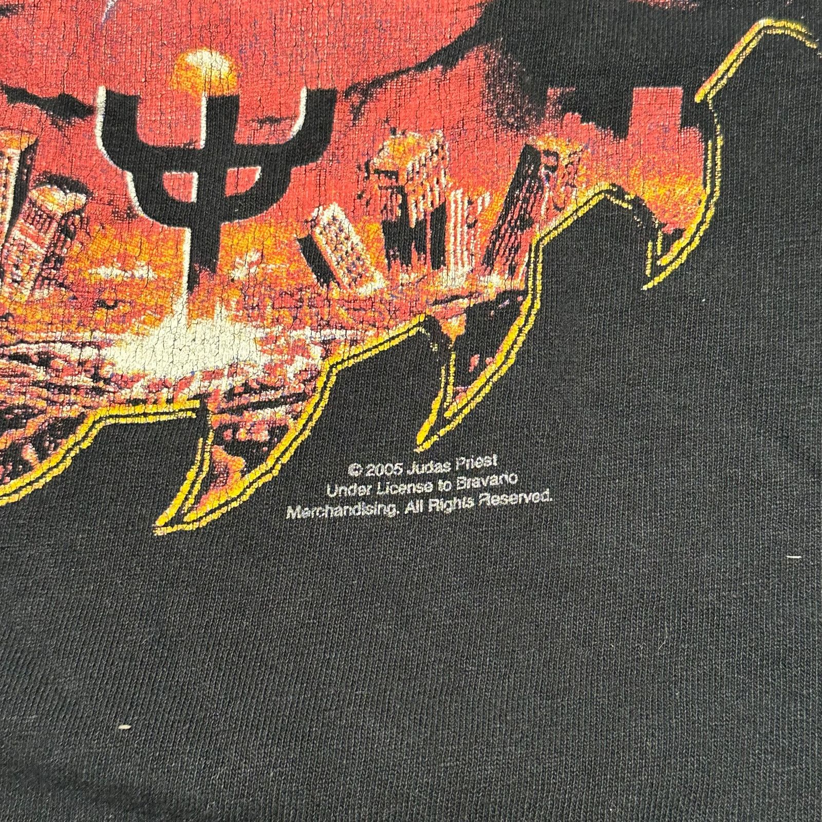 Fruit Of The Loom Vintage Y2K Judas Priest Tee size Large in Men Size US L / EU 52-54 / 3 - 4 Thumbnail