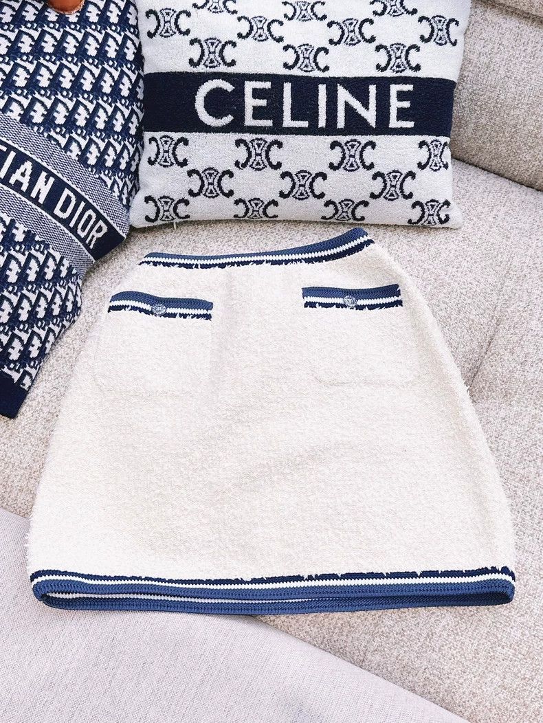 Chanel Chanel 19P show white blue-edged two-pocket knitted short Size 42" / US 20 - 1 Thumbnail