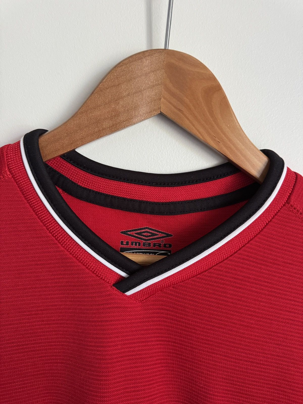Umbro 2000 2002 Manchester united vintage jersey umbro vodafone Size US L / EU 52-54 / 3 - 2 Thumbnail