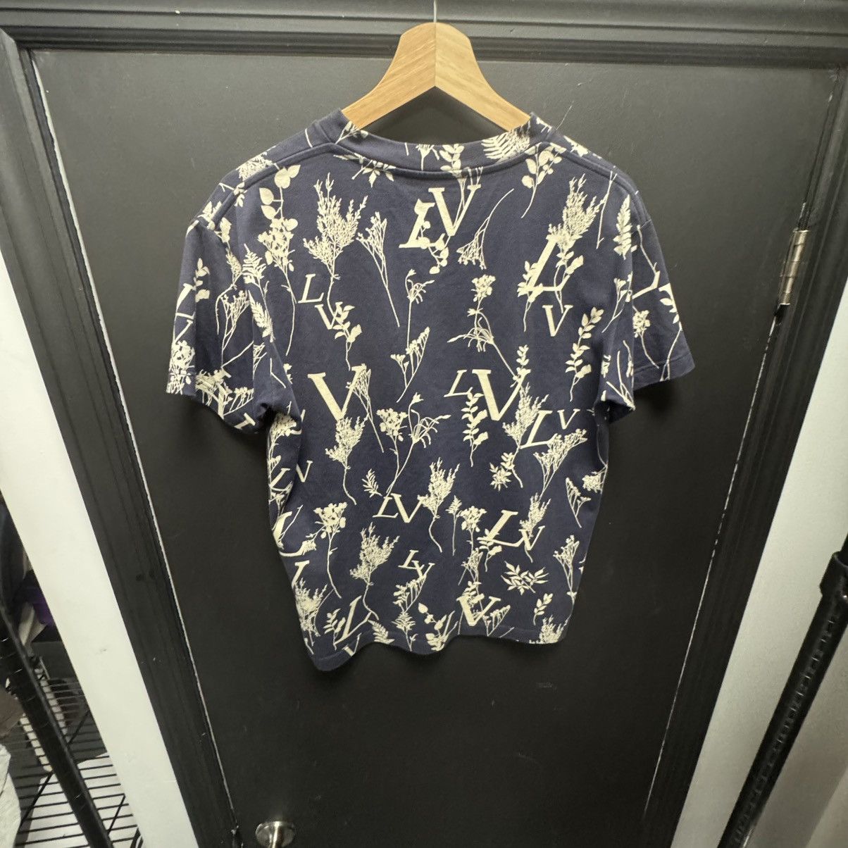Louis Vuitton Louis Vuitton 2020 Leaf Floral Print Discharge T-Shirt Navy Size US XS / EU 42 / 0 - 2 Thumbnail