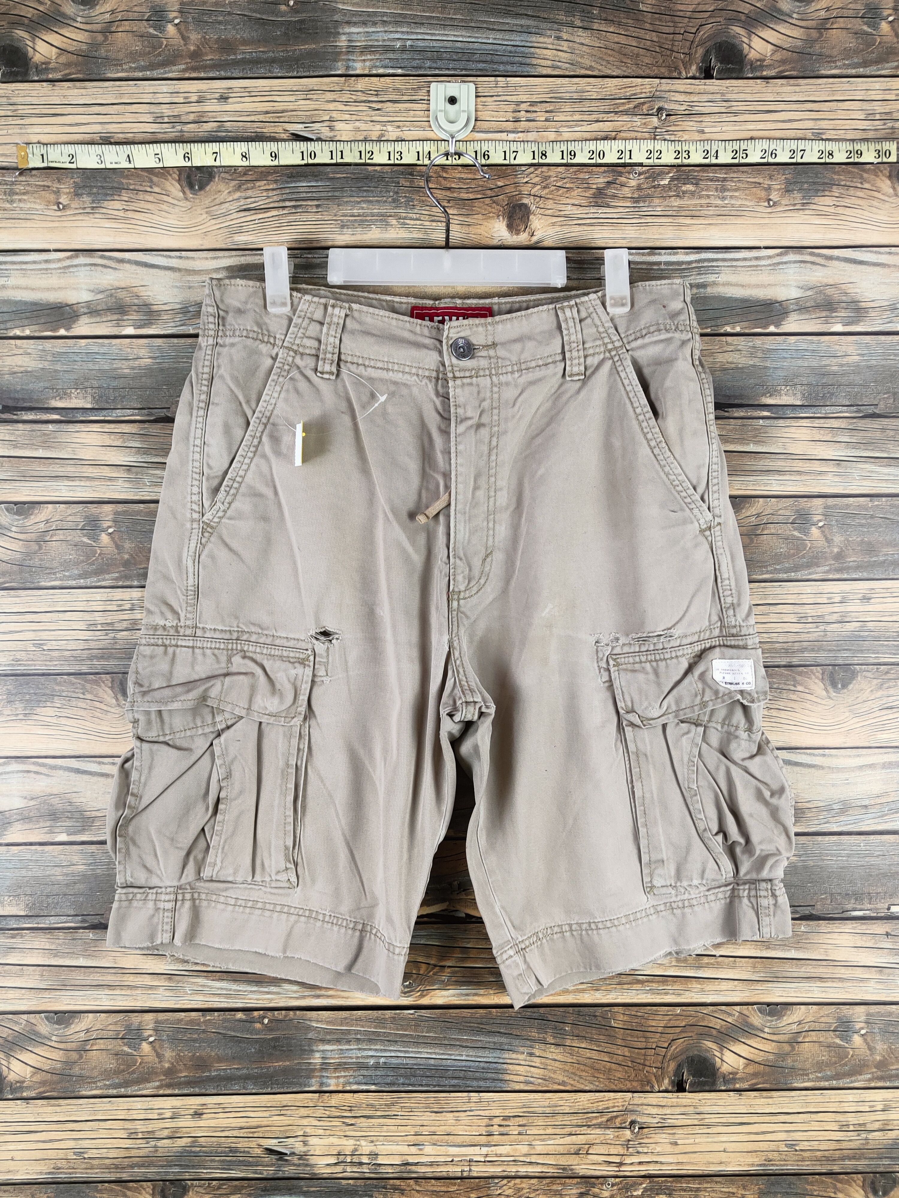 Levi's Levi's Beige Multipocket Shorts #S2840 Size US 32 / EU 48 - 1 Thumbnail