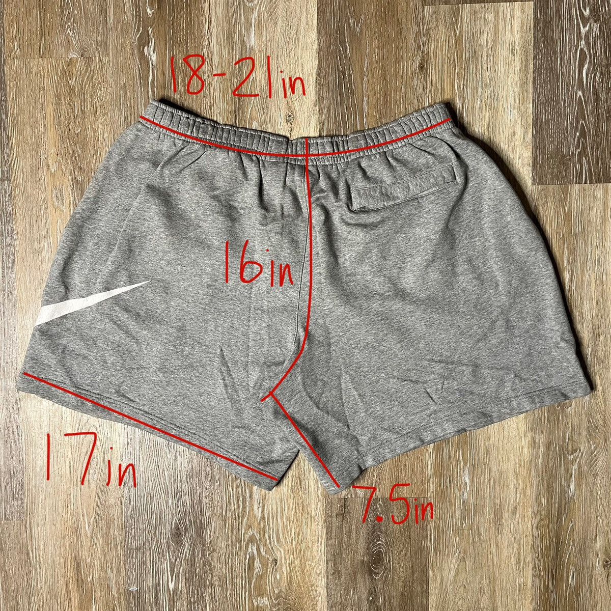 Nike big swoosh nike shorts Size US 38 / EU 54 - 2 Thumbnail
