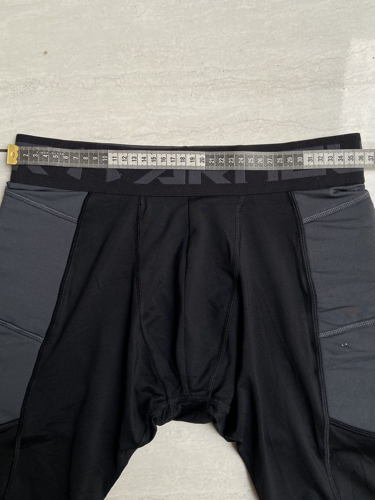 Under Armour Under Armour Heatgear Shorts Size US 26 / EU 42 - 3 Thumbnail