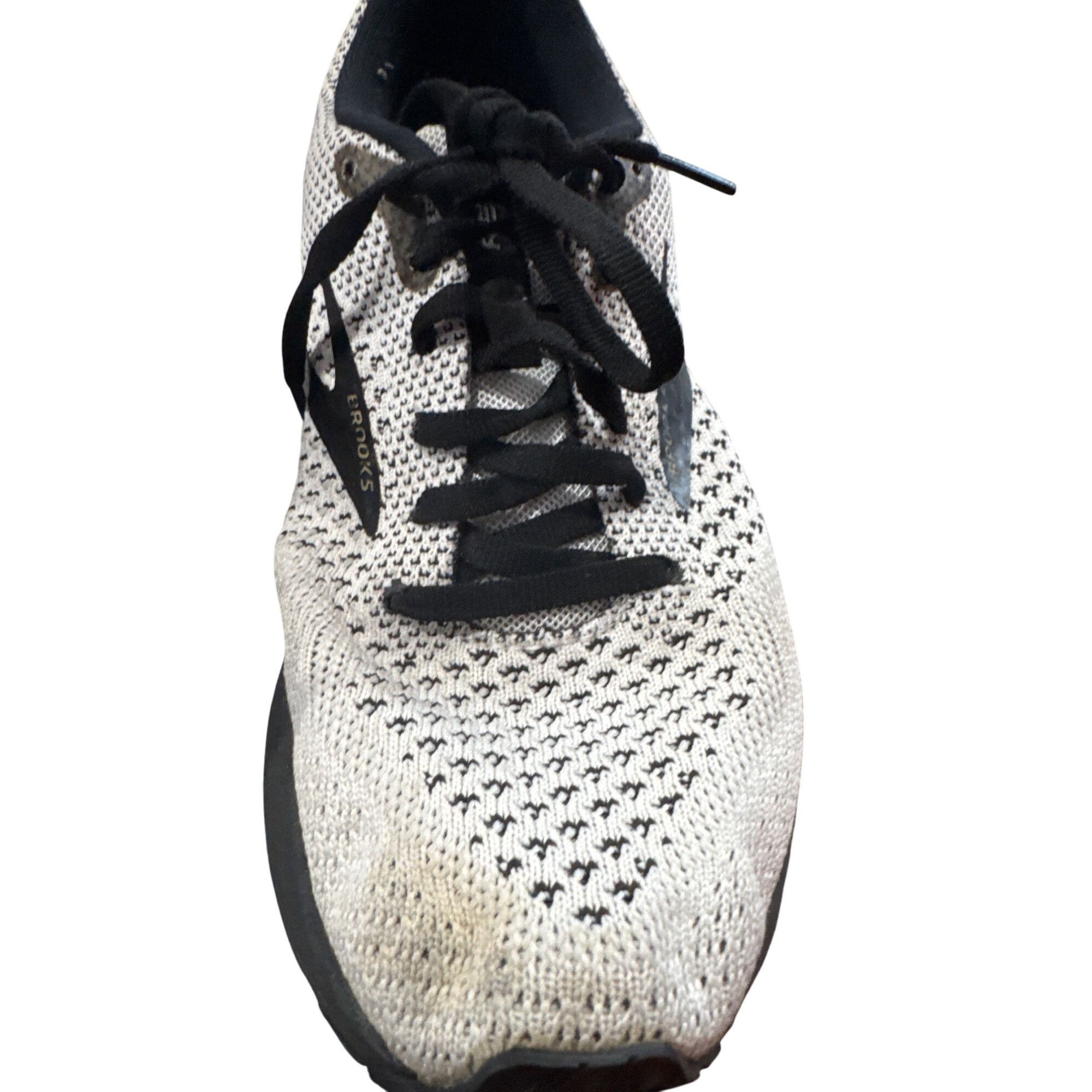 Brooks Brooks Revel 4 Womens white black running sneakers shoes siz Size US 6 / IT 36 - 5 Thumbnail