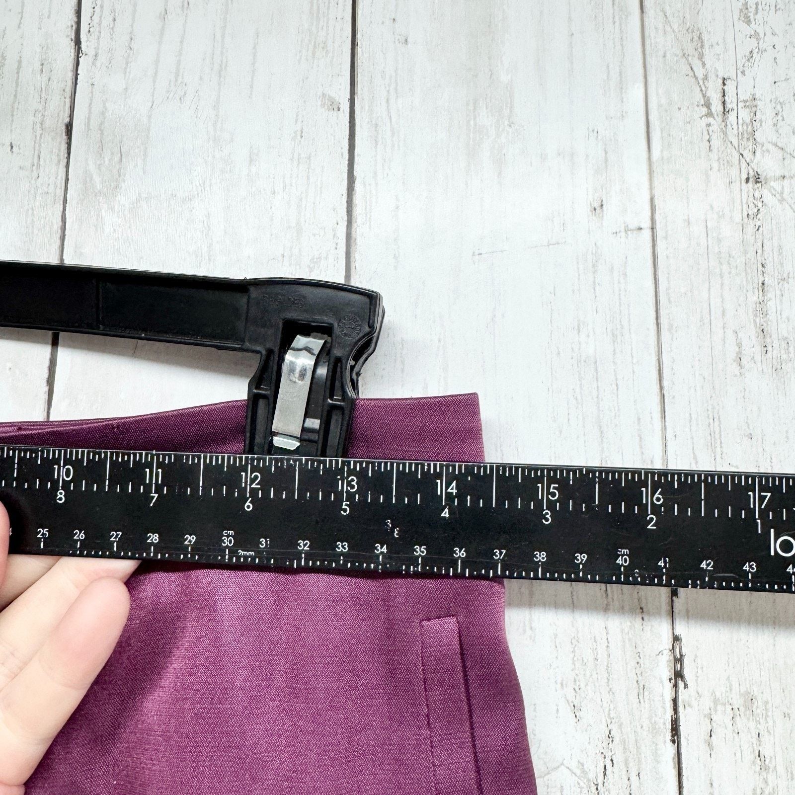 Carolina Herrera Carolina Herrera Pants Sz 4 Burgundy Satin Zip Back Trousers Size 27" / US 4 / IT 40 - 2 Thumbnail