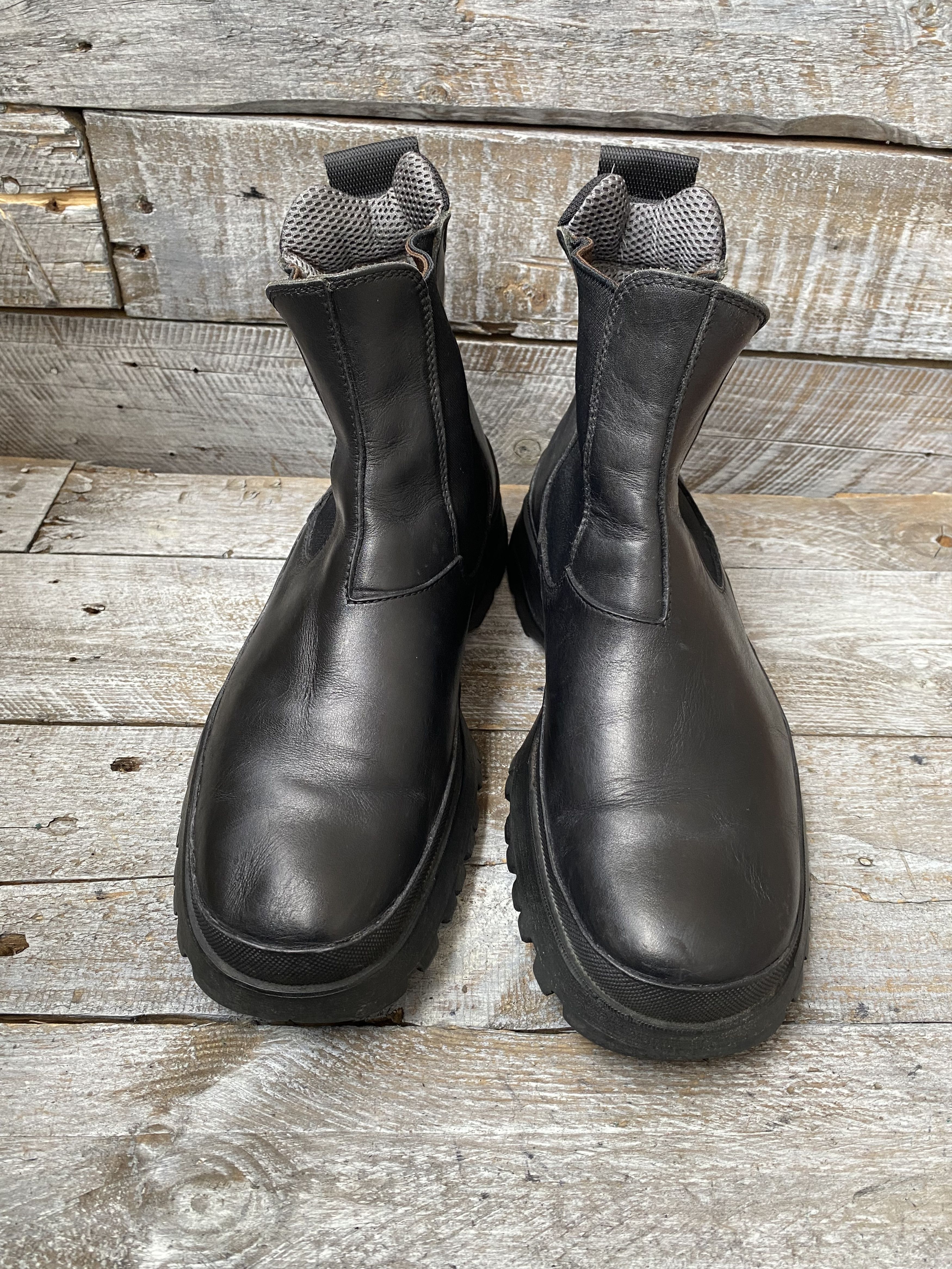 Prada Prada bixxen chelsea chunky boots sz 39 Size US 6 / EU 39 - 3 Thumbnail
