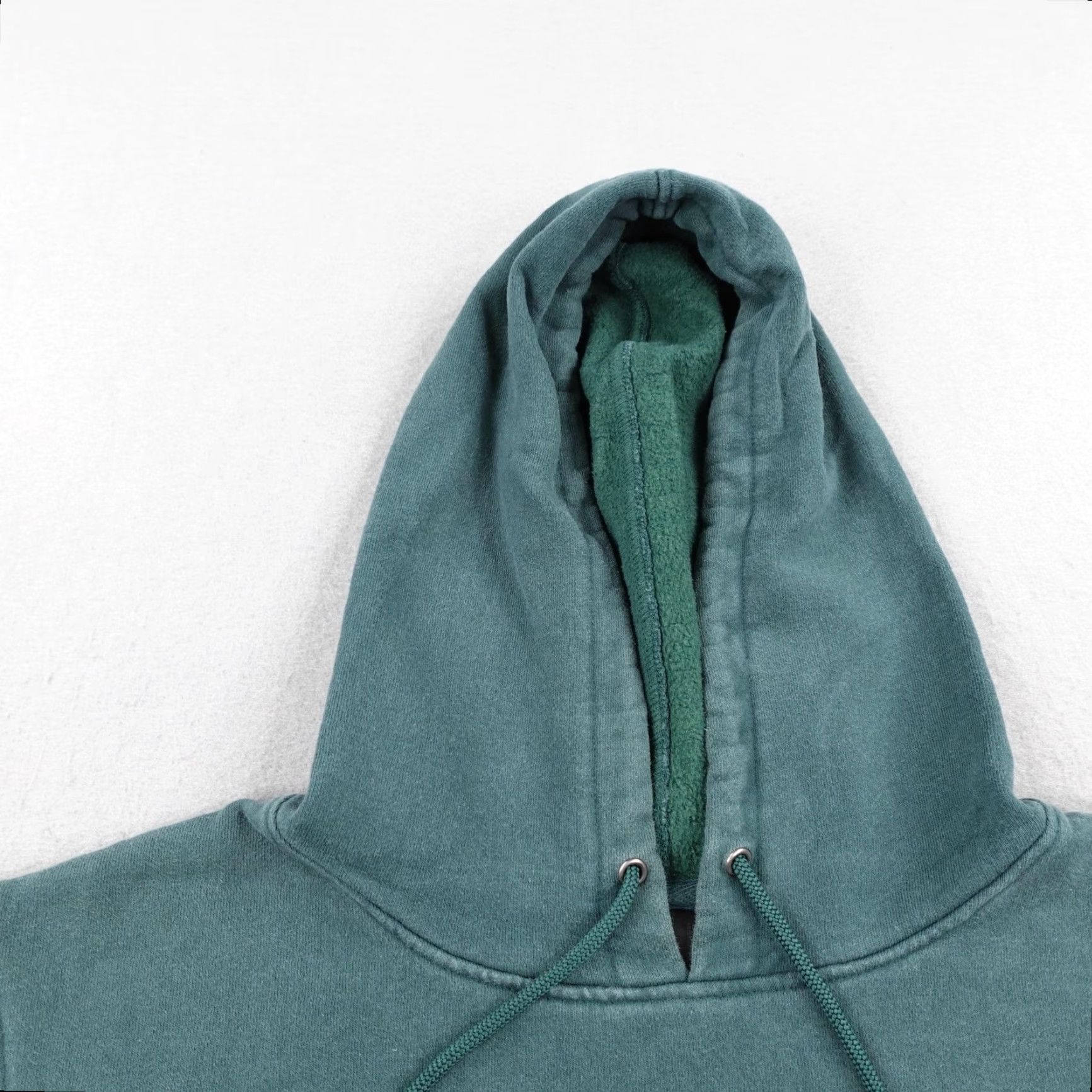 Vintage VINTAGE Death World Feral Hands Hoodie Mens Large Green Pullover Sweatshirt Skater Outdoor Graphic Print Size US L / EU 52-54 / 3 - 2 Thumbnail