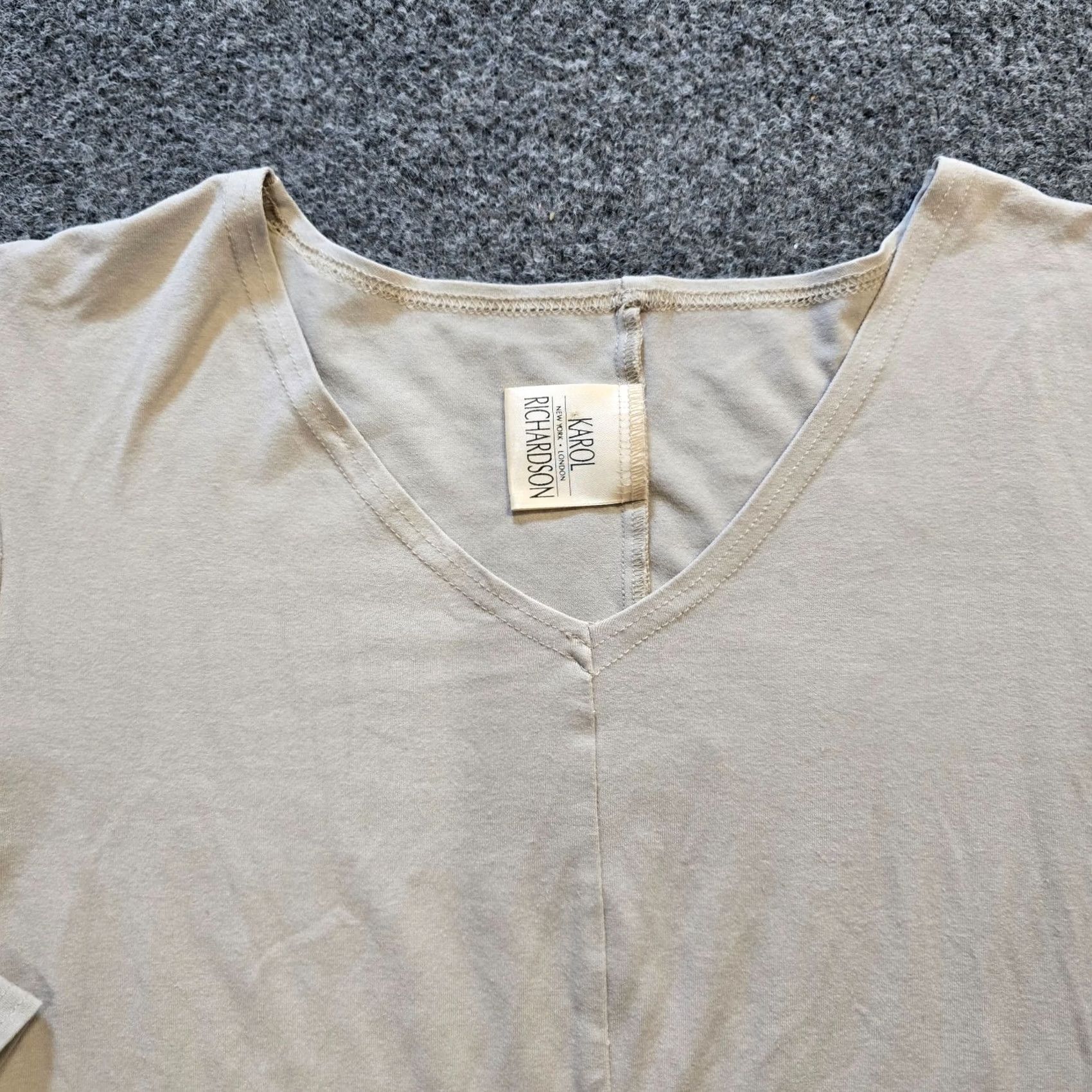 Vintage Karol Richardson Top Womens L Gray V-Neck 3/4 Sleeve Minimal Capsule Shirt Size L / US 10 / IT 46 - 2 Thumbnail