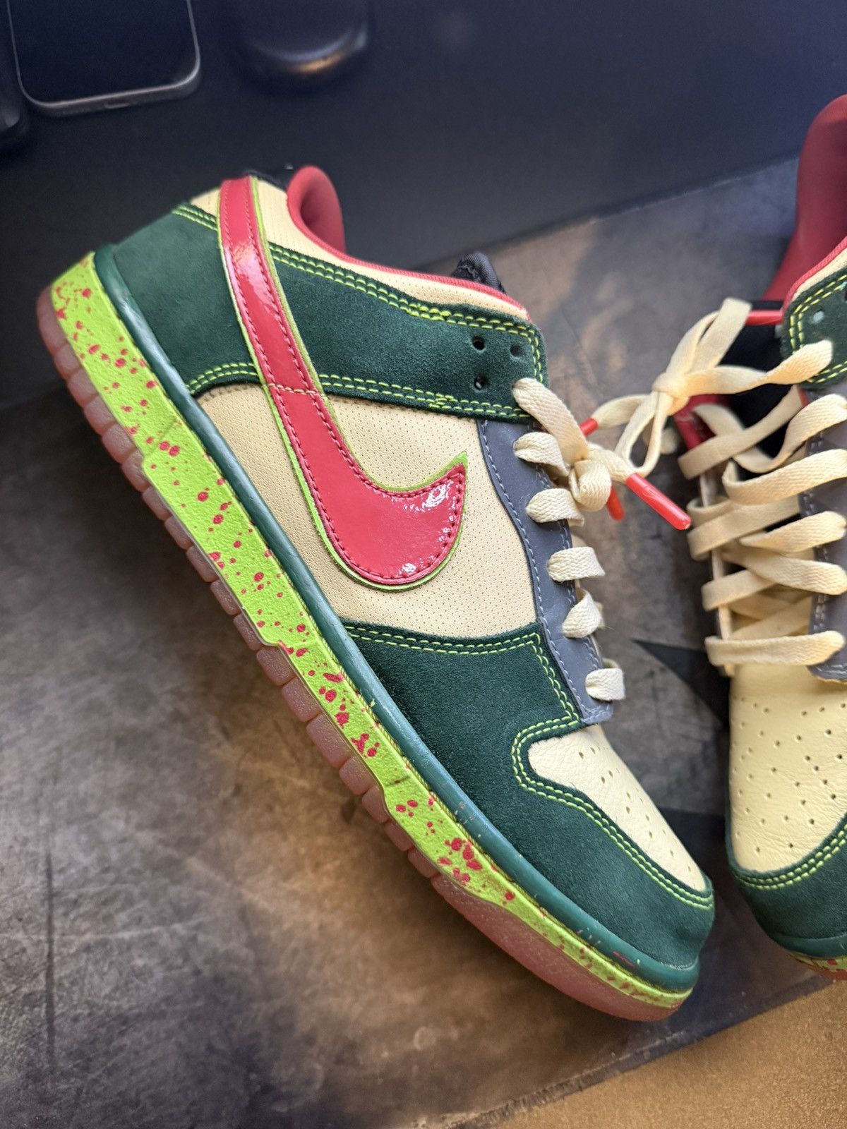 Nike Nike sb dunk low mosquito Size US 9 / EU 42 - 3 Thumbnail