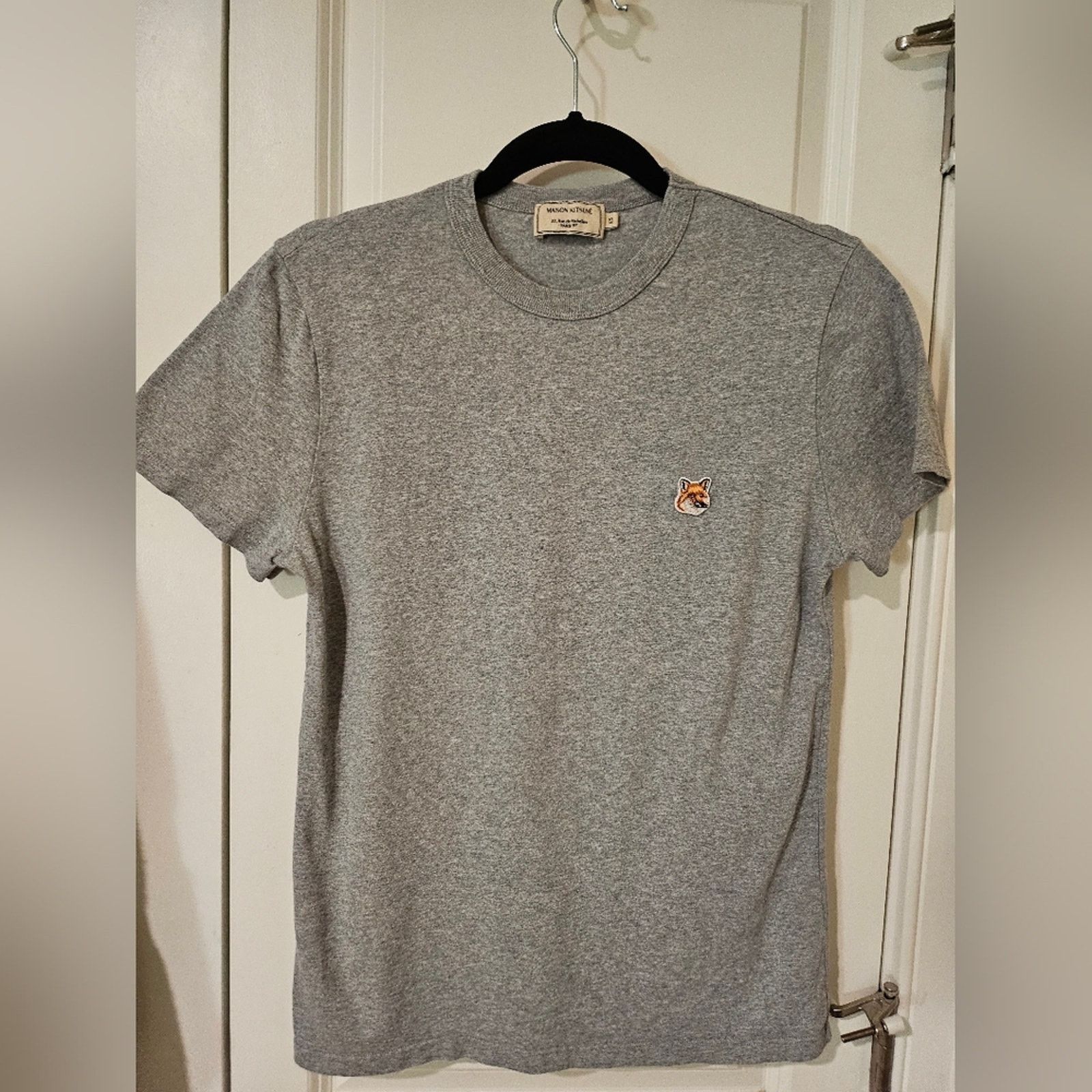 Maison Kitsune MAISON KITSUNE Gray Short Sleeve Tee Fox head patch Paris XS Size XS / US 0-2 / IT 36-38 - 2 Thumbnail