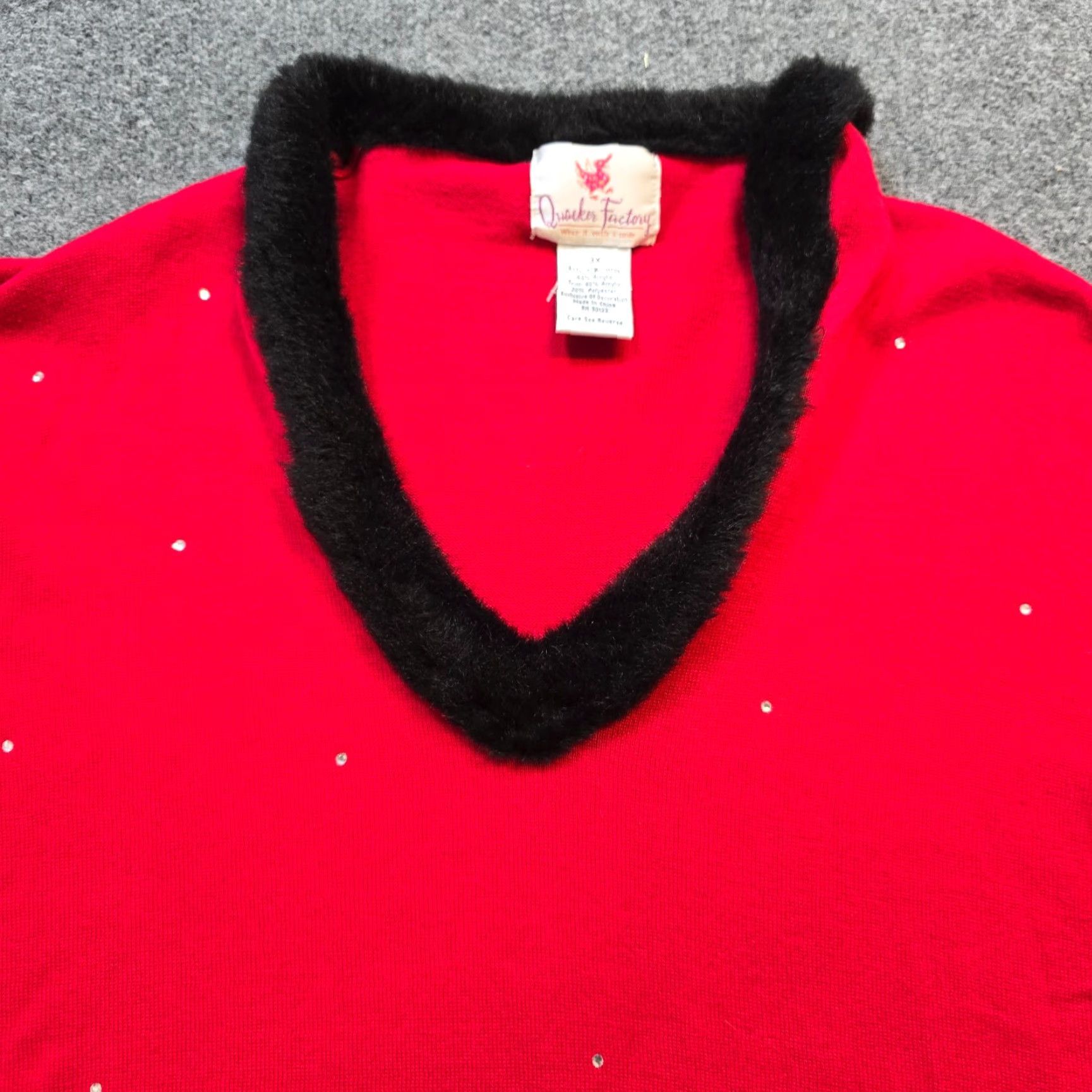 Quacker Factory Quacker Factory Sweater Women 3X Red V-Neck Pullover Rhinestone Faux Fur Trim Holiday Party Knit Lightweight Size XXL / US 16-18 / IT 52-54 - 2 Thumbnail