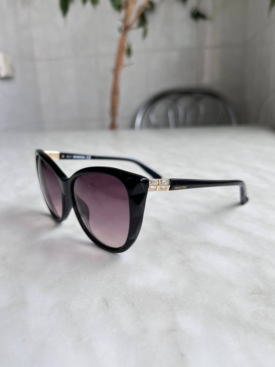 Swarovski Vintage Daniel Swarovski '00s Sunglasses Cat Eye Frame SW117 Size ONE SIZE - 1 Thumbnail